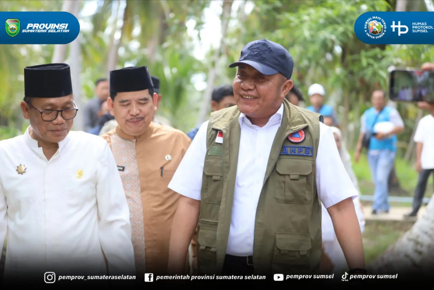 Banyuasin – Gubernur Sumatera Selatan (Sumsel) Dr. H. Herman Deru menghadiri Tabligh Akbar dalam rangka memperingati Tahun Baru Islam 1 Muharam 1448 Hijriah di Desa Tembusan Dalam, Kecamatan Sumber Marga Telang, Kabupaten Banyuasin, Jumat (19/6/20...