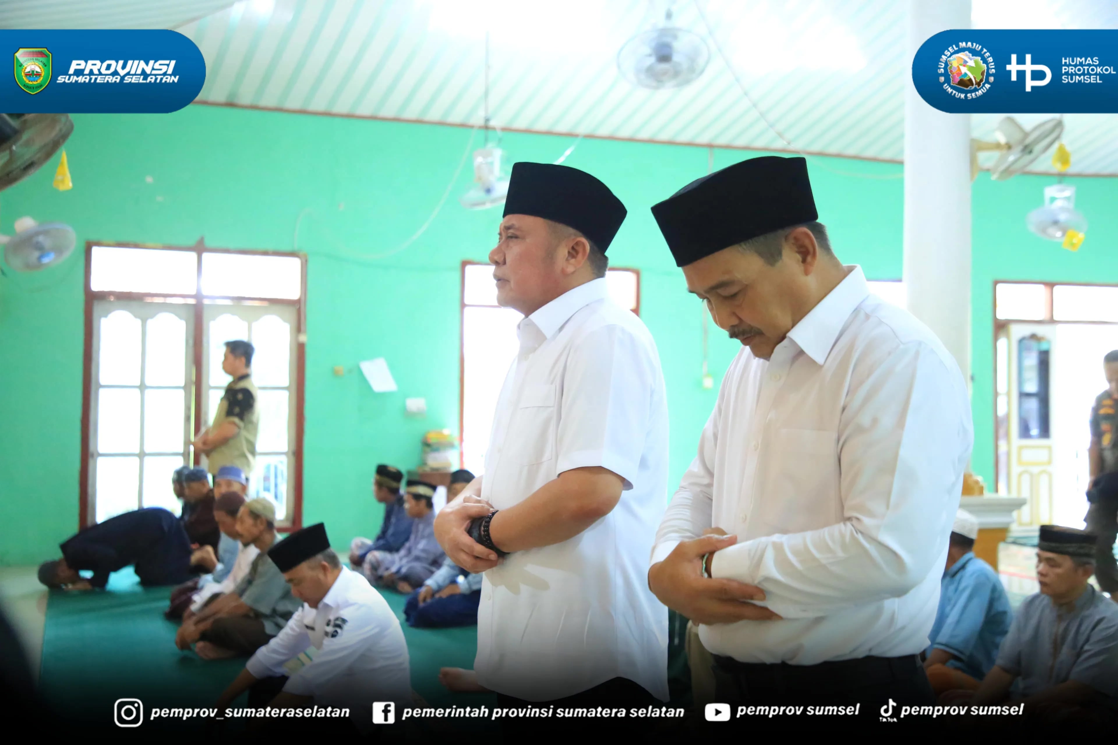 Muba - Gubernur Sumsel H Herman Deru melaksanakan Safari Sholat Jumat di Masjid Al-Ikhlas Desa Air Putih Kecamatan Plakat Tinggi Kabupaten Musi Banyuasin, Jumat (19/6/2026).
