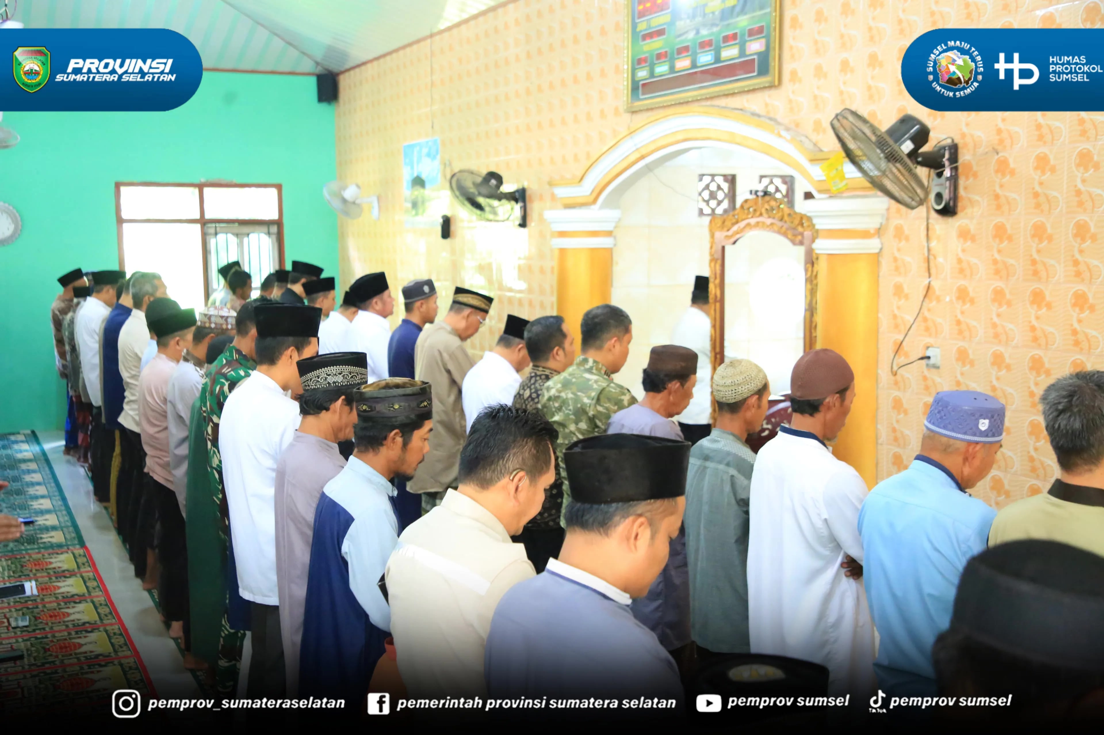 Muba - Gubernur Sumsel H Herman Deru melaksanakan Safari Sholat Jumat di Masjid Al-Ikhlas Desa Air Putih Kecamatan Plakat Tinggi Kabupaten Musi Banyuasin, Jumat (19/6/2026).