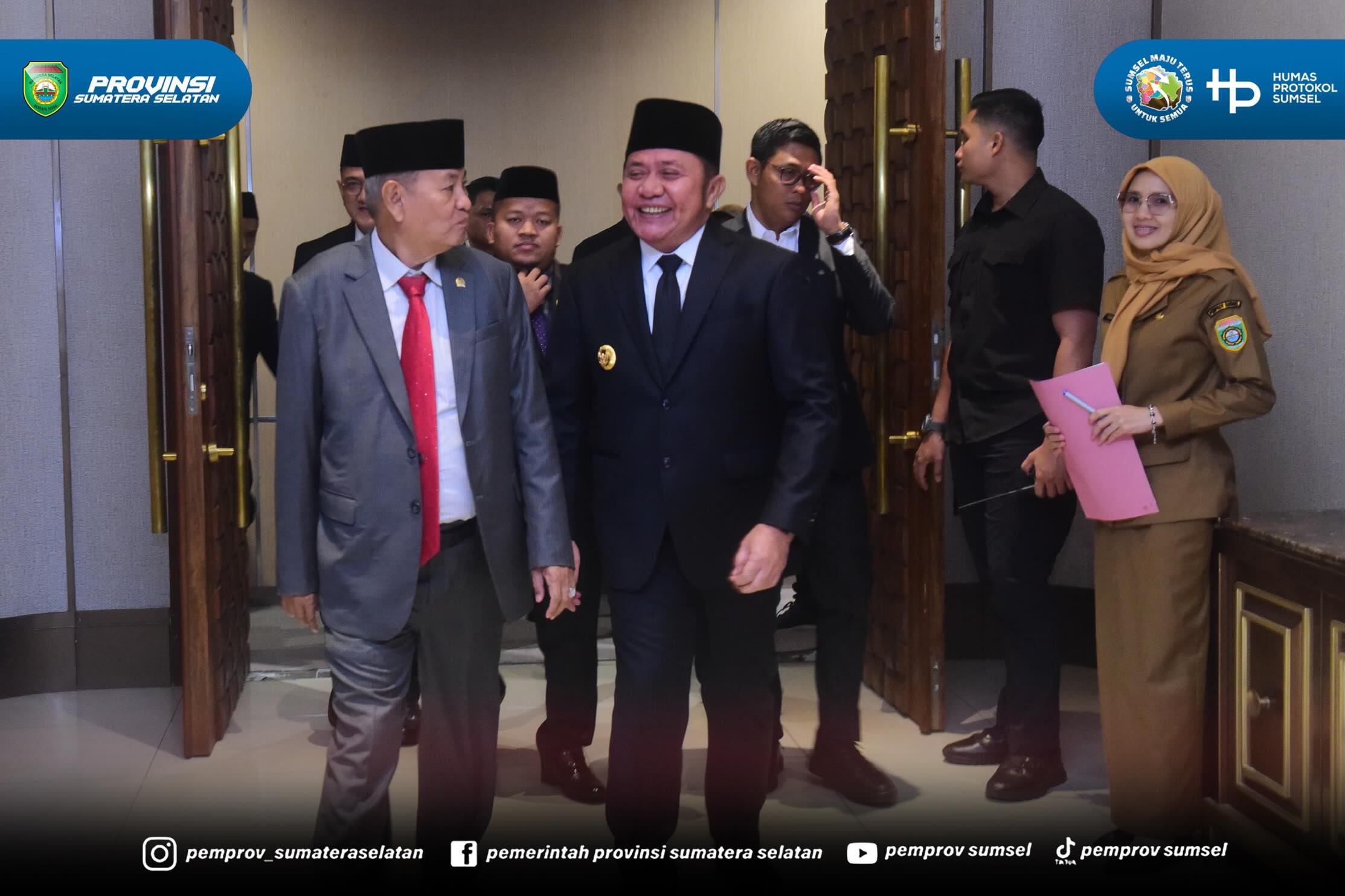 Palembang - Gubernur Sumsel Dr. H. Herman Deru menghadiri Rapat Paripurna XXXVII DPRD Provinsi Sumsel di Ruang Rapat Paripurna DPRD Provinsi Sumsel, Senin (22/6/2026) pagi. Gubernur HD hadir dengan agenda Penyampaian Penjelasan Gubernur Terhadap R...