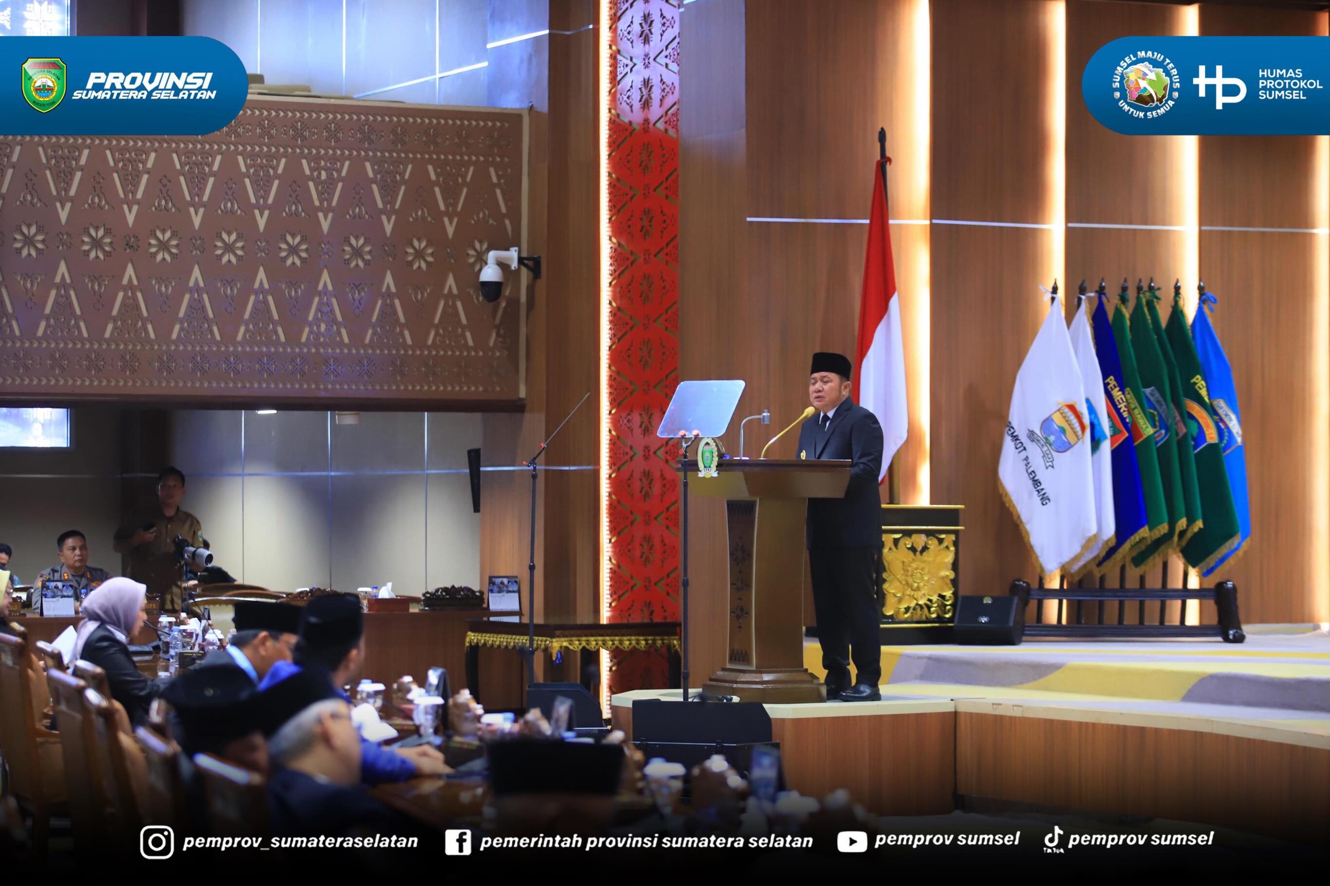 Palembang - Gubernur Sumsel Dr. H. Herman Deru menghadiri Rapat Paripurna XXXVII DPRD Provinsi Sumsel di Ruang Rapat Paripurna DPRD Provinsi Sumsel, Senin (22/6/2026) pagi. Gubernur HD hadir dengan agenda Penyampaian Penjelasan Gubernur Terhadap R...