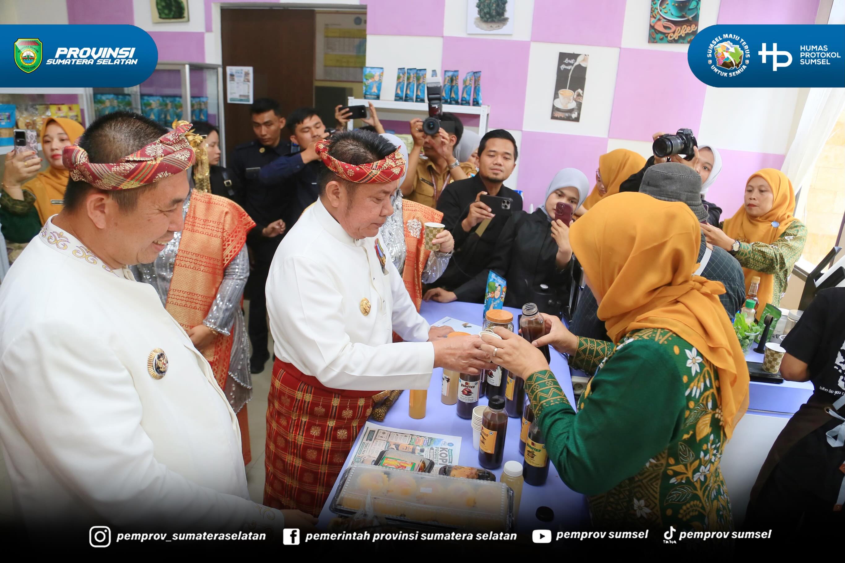 Pagaralam - Ketua Tim PKK Provinsi Sumsel Hj. Feby Herman Deru meresmikan Toko Serame yang dimiliki TP PKK Kota Pagaralam di Komplek Perkantoran Pemerintah Kota Pagaralam, Selasa (23/6/2026).