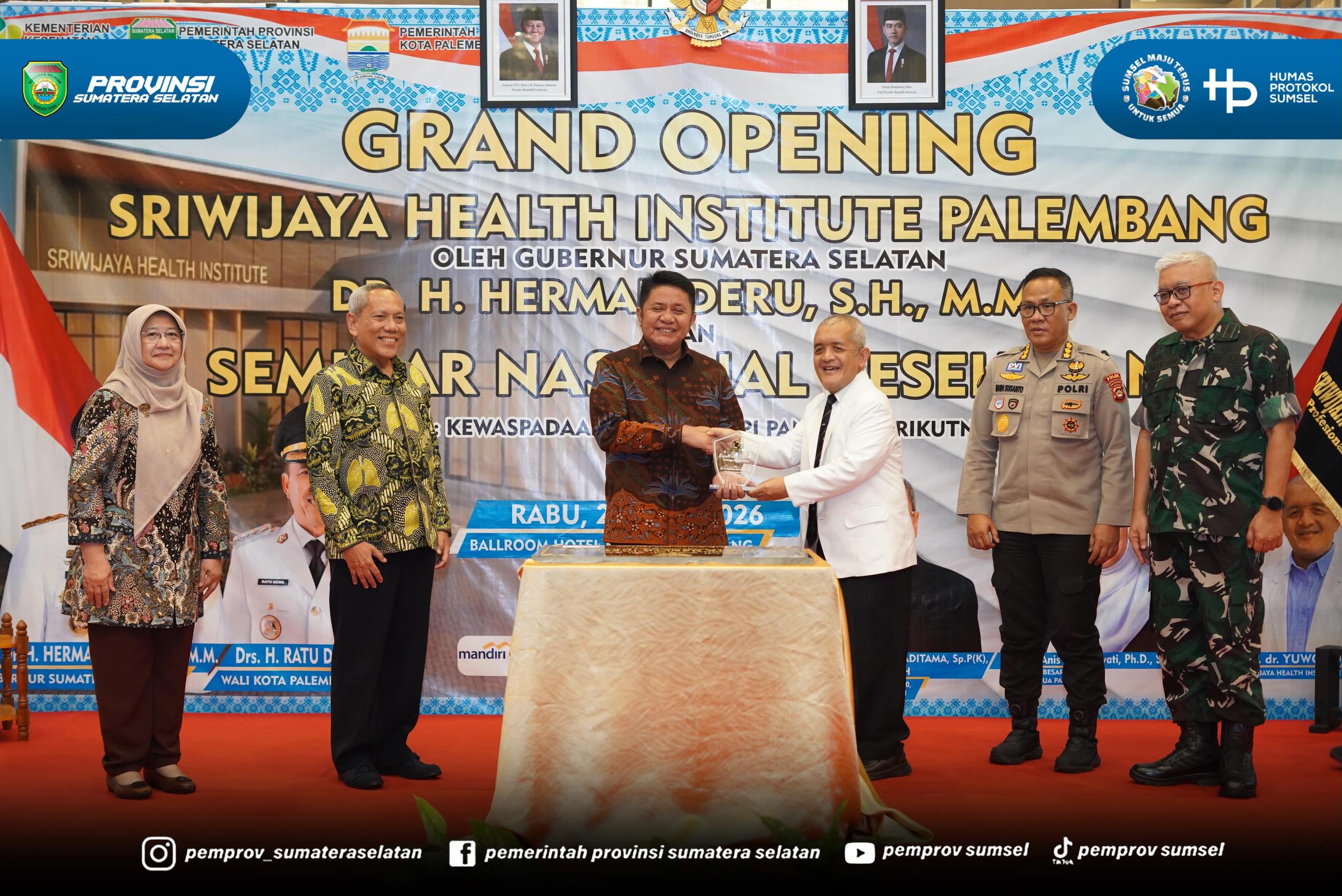Palembang - Gubernur Sumatera Selatan (Sumsel) H. Herman Deru secara resmi membuka Grand Opening dan Seminar Nasional Sriwijaya Health Institute (SHI) di Ballroom Hotel Harper Palembang, Rabu (24/6/2026). Kehadiran lembaga pendidikan dan pelatihan...