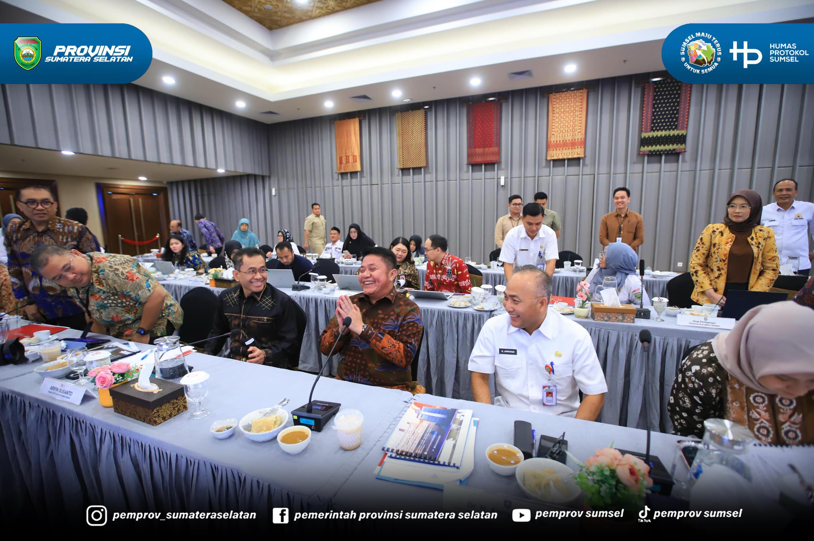 Palembang - Gubernur Sumsel Dr. H. Herman Deru menghadiri Rapat Pertemuan Tim Badan Akuntabilitas Keuangan Negara (BAKN) DPR RI di Palembang.