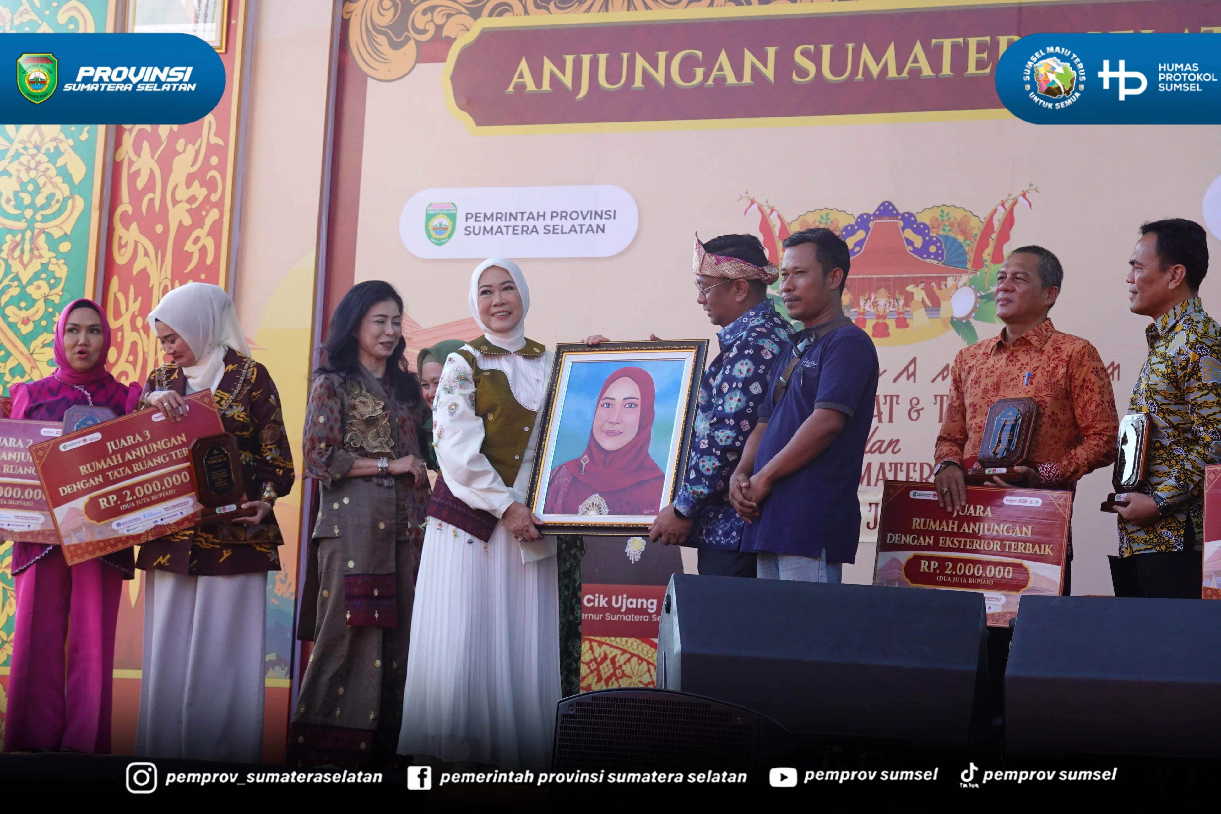 Ketua Dekranasda Sumsel Feby Deru menghadiri penutupan Festival Seni Adat dan Tradisi serta Festival Anjungan Sumsel 2026 di Dekranasda Jakabaring, Kamis (25/06/26).