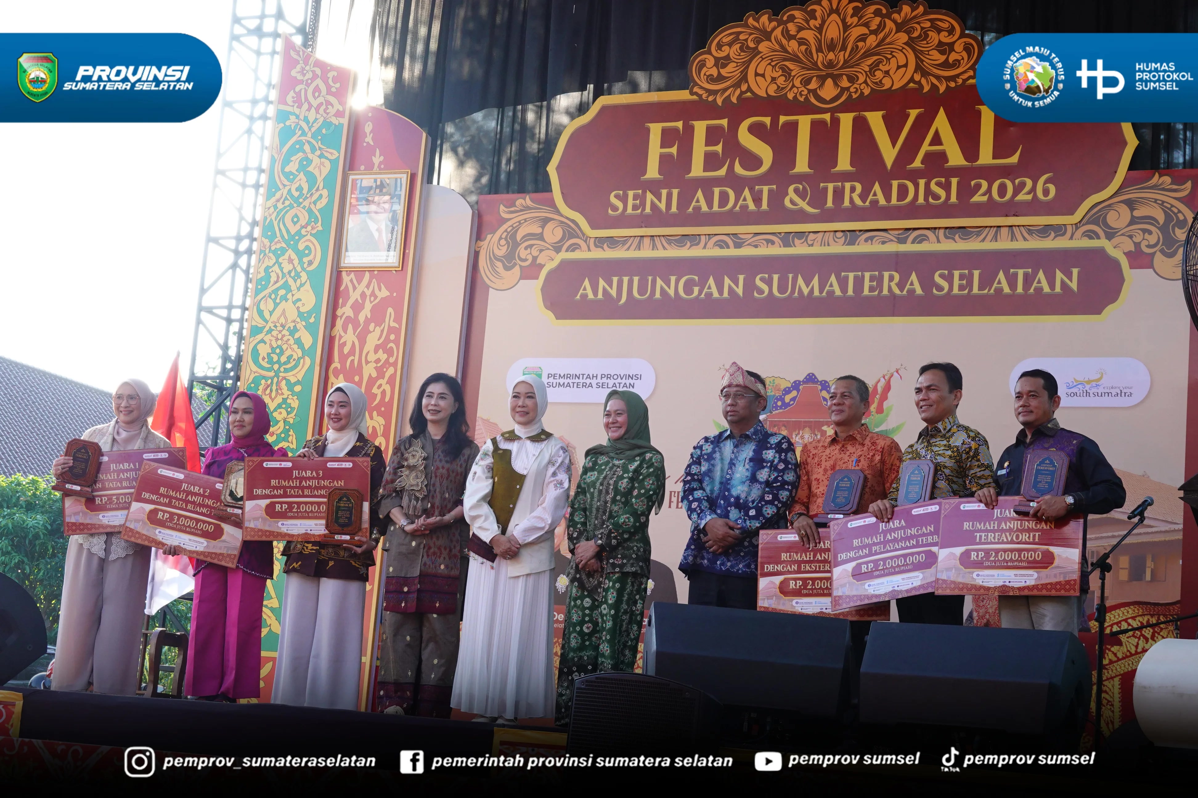 Ketua Dekranasda Sumsel Feby Deru menghadiri penutupan Festival Seni Adat dan Tradisi serta Festival Anjungan Sumsel 2026 di Dekranasda Jakabaring, Kamis (25/06/26).
