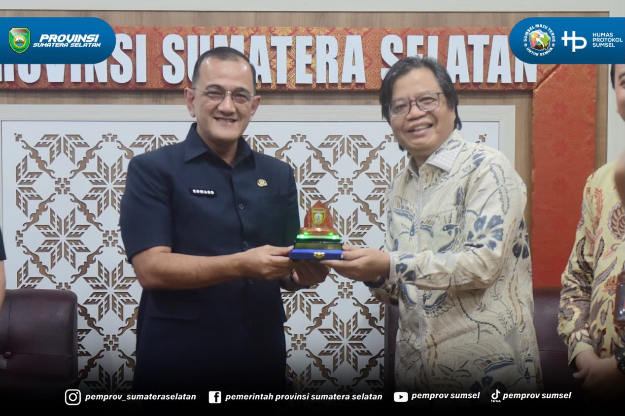 PALEMBANG – Sekretaris Daerah (Sekda) Provinsi Sumatera Selatan (Sumsel) Edward Candra menerima audiensi Tim Lembaga Perlindungan Saksi dan Korban (LPSK) Republik Indonesia dalam rangka menindaklanjuti permohonan Nota Kesepakatan tentang Penyeleng...