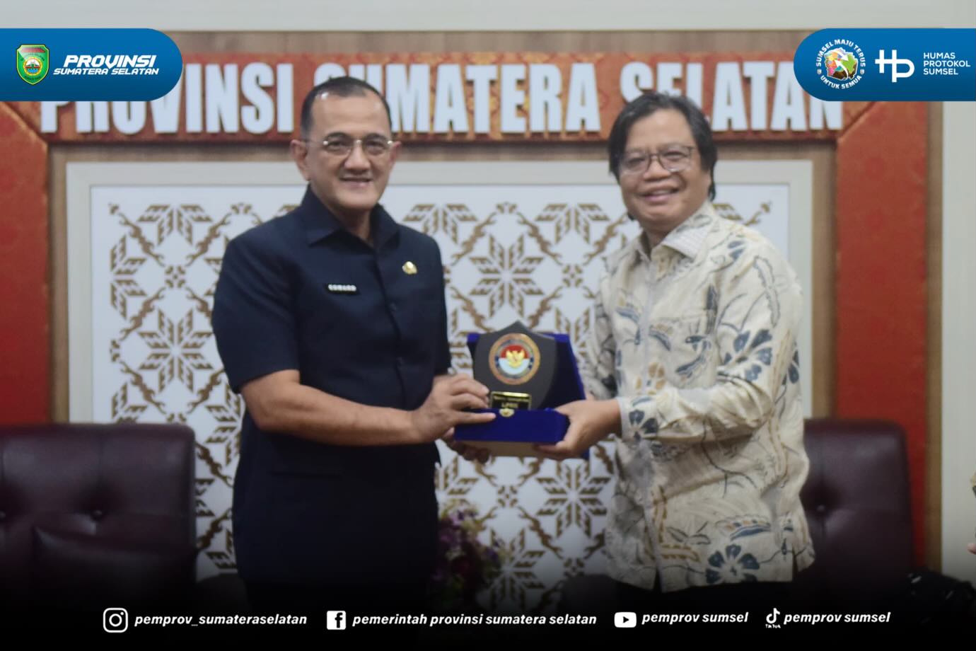 PALEMBANG – Sekretaris Daerah (Sekda) Provinsi Sumatera Selatan (Sumsel) Edward Candra menerima audiensi Tim Lembaga Perlindungan Saksi dan Korban (LPSK) Republik Indonesia dalam rangka menindaklanjuti permohonan Nota Kesepakatan tentang Penyeleng...