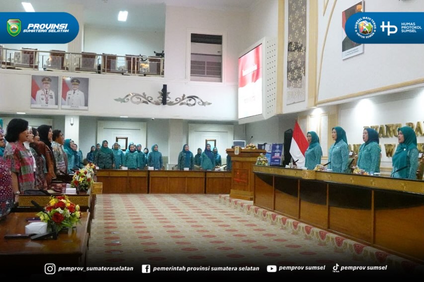 Palembang - Ketua TP PKK sekaligus Ketua Dekranasda Sumsel Feby Deru melakukan kunjungan kerja (kunker) ke kota Palembang, di kantor sekretariat TP PKK Palembang, Kamis (25/06/26).