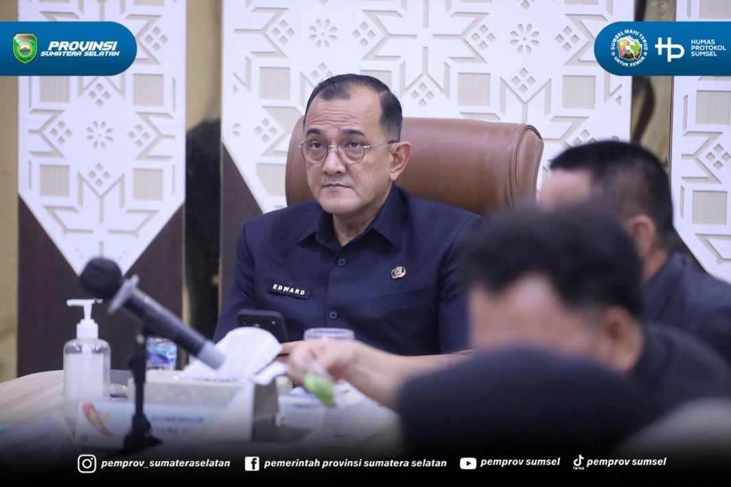 Palembang - Sekretaris Daerah Provinsi Sumsel Edward Candra menghadiri acara Exit Meeting Gabungan Pemeriksaan Tematik Ketahanan Pangan Nasional yang diselenggarakan BPK RI di Command Centre, Kantor Gubernur Sumsel, Kamis (25/6/2026).