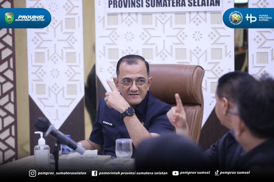 Palembang - Sekretaris Daerah Provinsi Sumsel Edward Candra menghadiri acara Exit Meeting Gabungan Pemeriksaan Tematik Ketahanan Pangan Nasional yang diselenggarakan BPK RI di Command Centre, Kantor Gubernur Sumsel, Kamis (25/6/2026).