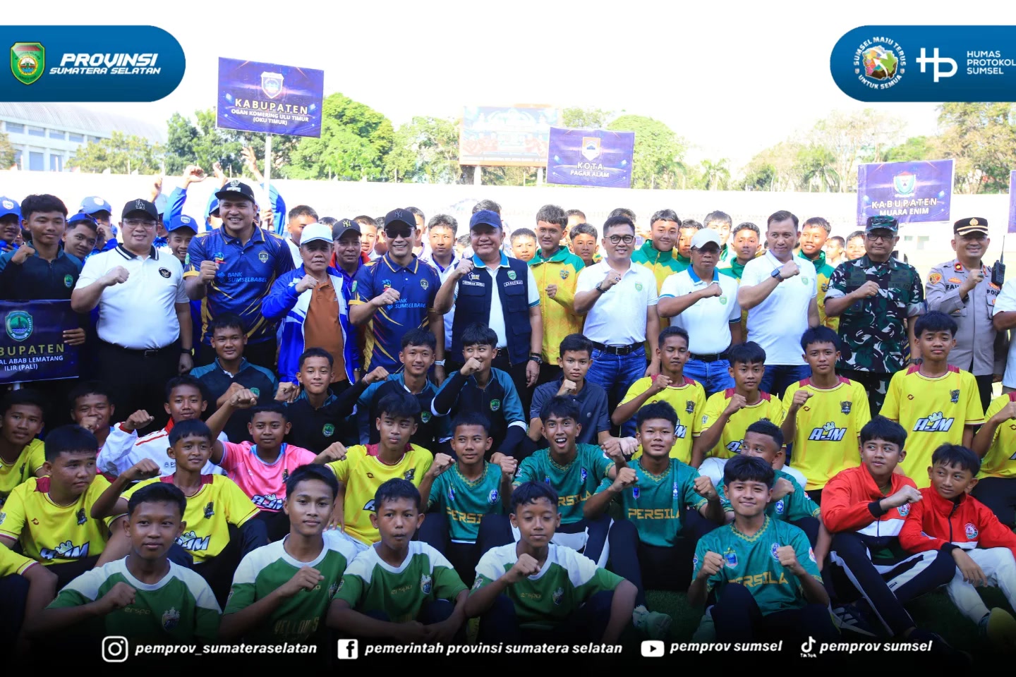 Palembang – Gubernur Sumatera Selatan (Sumsel) H. Herman Deru membuka secara resmi Turnamen Sepak Bola U-15 Piala Gubernur Sumsel Tahun 2026 di Stadion Bumi Sriwijaya Palembang, Kamis (25/6) sore. Turnamen ini diharapkan menjadi wadah pembinaan se...