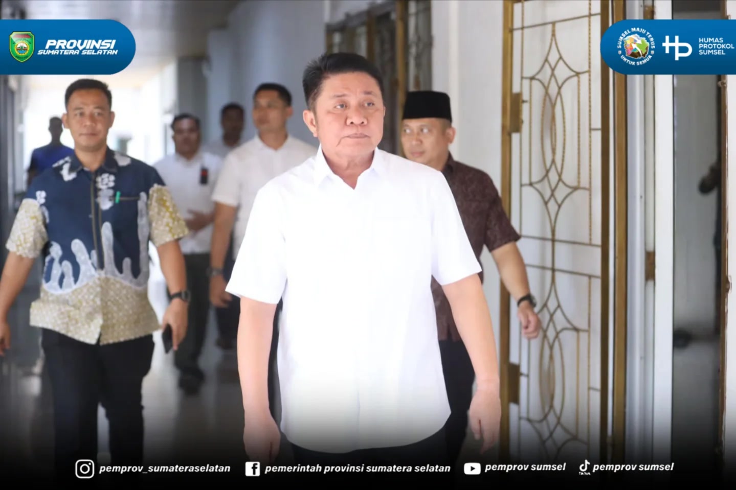 Gubernur Sumatera Selatan H. Herman Deru bersama Kepala OPD Pemprov Sumsel melaksanakan safari sholat Jumat di Masjid Al-Hayza Kantor Gubernur Sumsel, Jumat (26/6/2026).