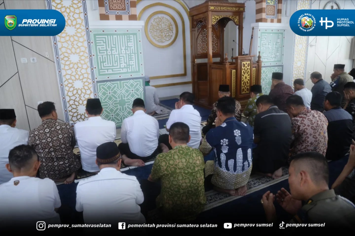 Gubernur Sumatera Selatan H. Herman Deru bersama Kepala OPD Pemprov Sumsel melaksanakan safari sholat Jumat di Masjid Al-Hayza Kantor Gubernur Sumsel, Jumat (26/6/2026).