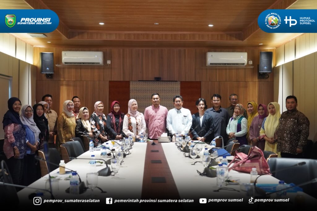 Ketua TP PKK Sumsel Feby Deru menerima audiensi Direktur PT Fudwest, Amrullah Tahad, di Taman Kenten, Jumat (26/06/26).