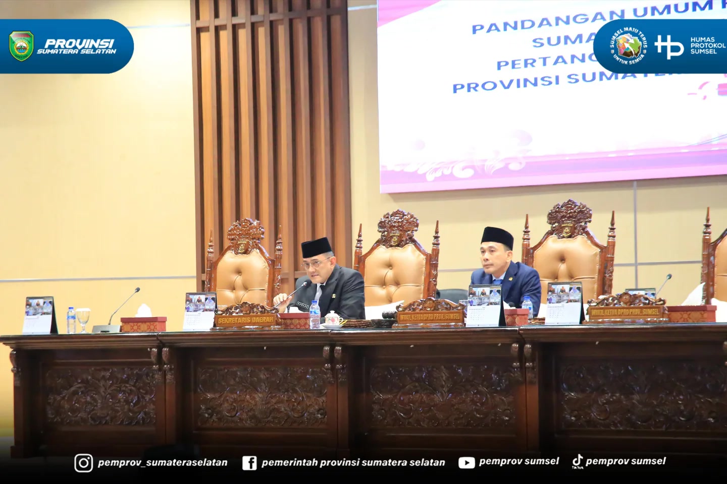 PALEMBANG --Sekretaris Daerah Provinsi Sumatera Selatan Dr. H. Edward Candra menghadiri Rapat Paripurna DPRD Sumsel, Jumat (26/6/2026).