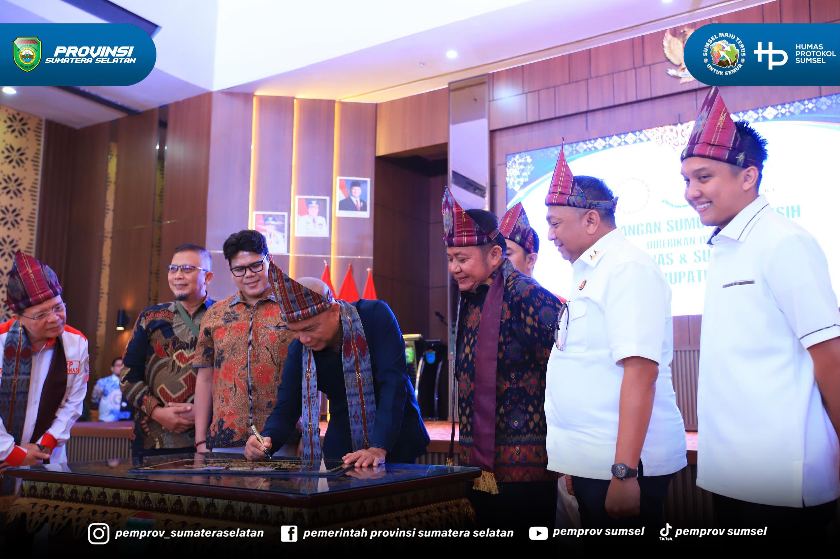PALEMBANG – Jaksa Agung Muda Intelijen (Jamintel) Kejaksaan Agung RI, yang juga Ketua Dewan Pengawas Asosiasi Badan Permusyawaratan Desa Nasional (ABPEDNAS) Prof. Dr. Reda Manthovani, SH. L.LM mengapresiasi perkembangan ABPEDNAS Sumatera Selatan y...