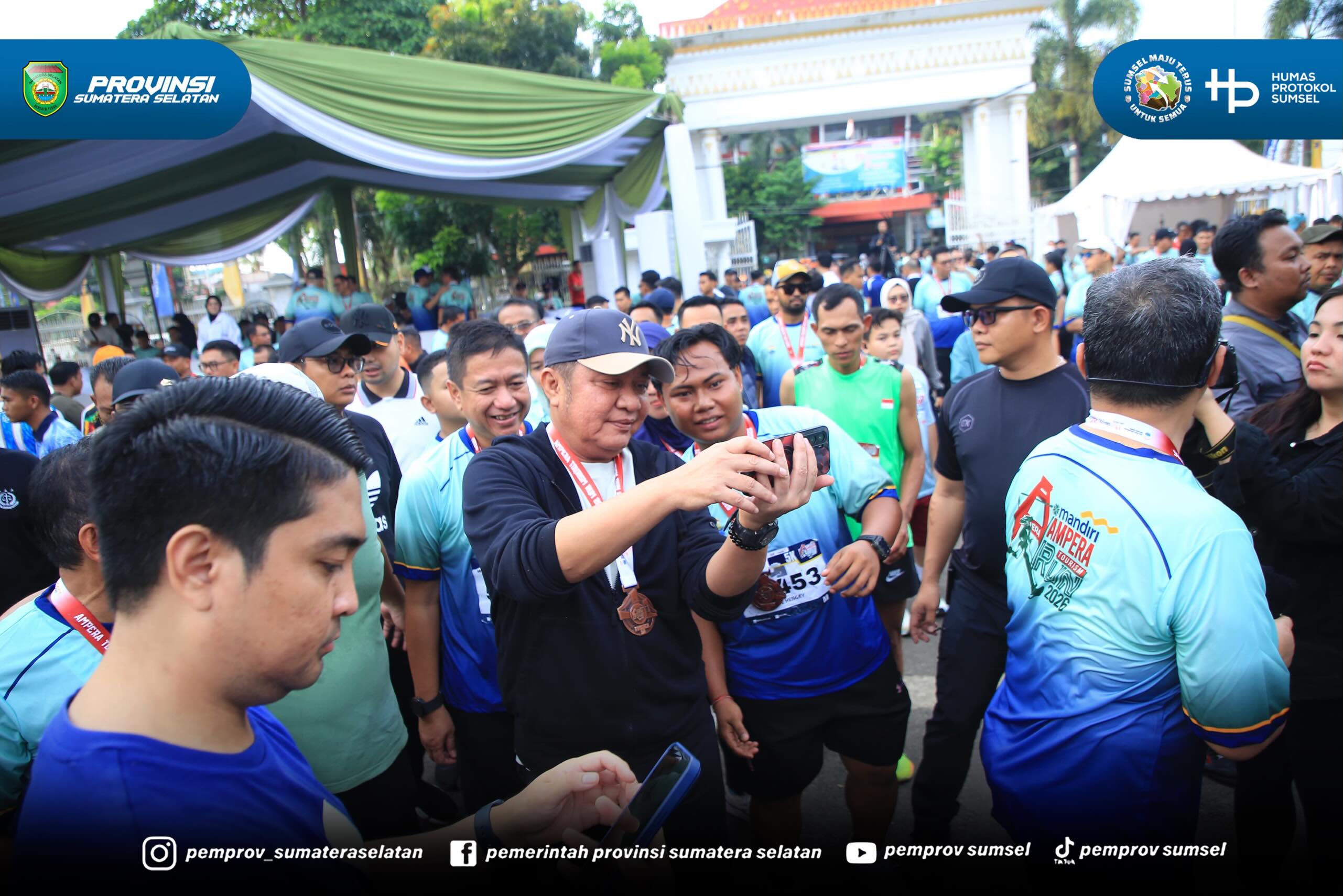 PALEMBANG – Gubernur Sumatera Selatan (Sumsel), Dr. H. Herman Deru, mengapresiasi penyelenggaraan Mandiri Ampera Tourism Run 2026 yang digelar di halaman Museum Sultan Mahmud Badaruddin II, Minggu (28/6/2026).