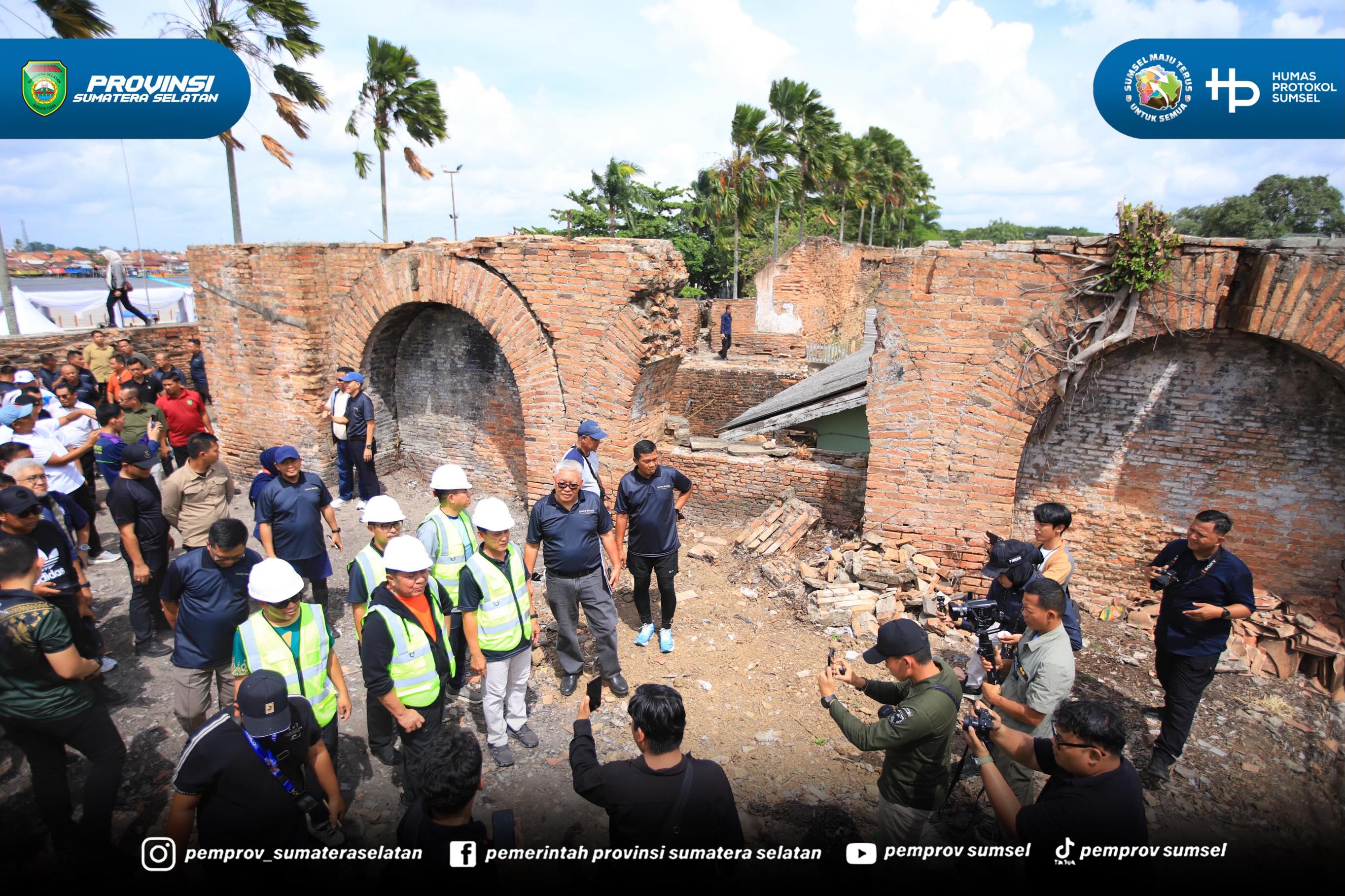 Palembang – Gubernur Sumatera Selatan (Sumsel) Dr. H. Herman Deru mengapresiasi langkah Kodam II/Sriwijaya yang melakukan penataan dan revitalisasi Benteng Kuto Besak (BKB) sebagai destinasi wisata sejarah baru di Kota Palembang.