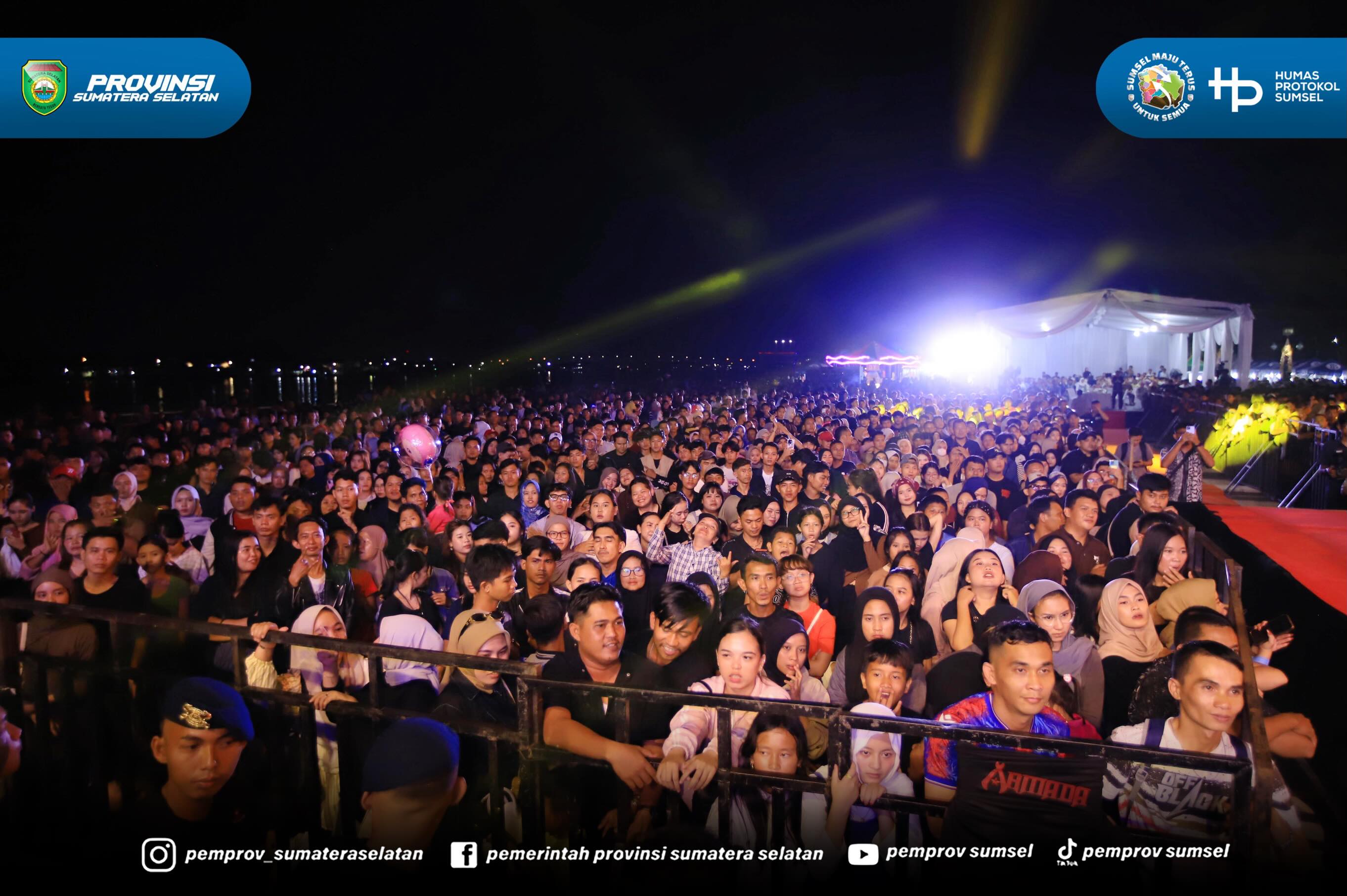PALEMBANG – Gubernur Sumatera Selatan (Sumsel) Dr. H. Herman Deru menghadiri sekaligus menutup rangkaian kegiatan Closing Ceremony Gemilang Raya X Digital Kito Galo (DKG) 7th yang diselenggarakan Bank Indonesia Provinsi Sumsel di Plaza Benteng Kut...