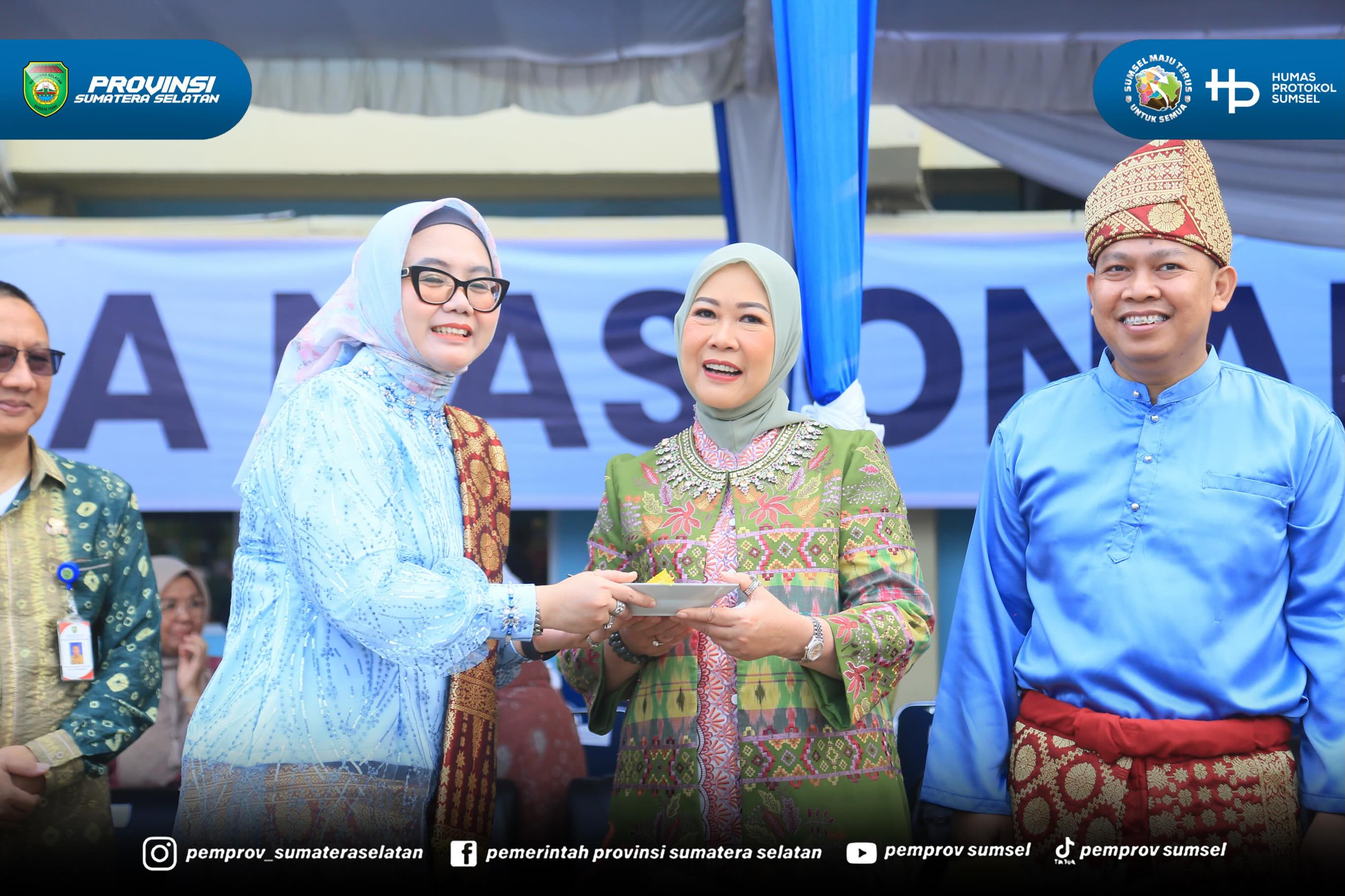 PALEMBANG – Ketua Tim Penggerak (TP) PKK Provinsi Sumatera Selatan (Sumsel), Hj. Febrita Lustia HD, menghadiri Upacara Peringatan Hari Keluarga Nasional (Harganas) ke-32 Tahun 2026 yang digelar di halaman Kantor BKKBN Provinsi Sumsel, Senin (29/6/...
