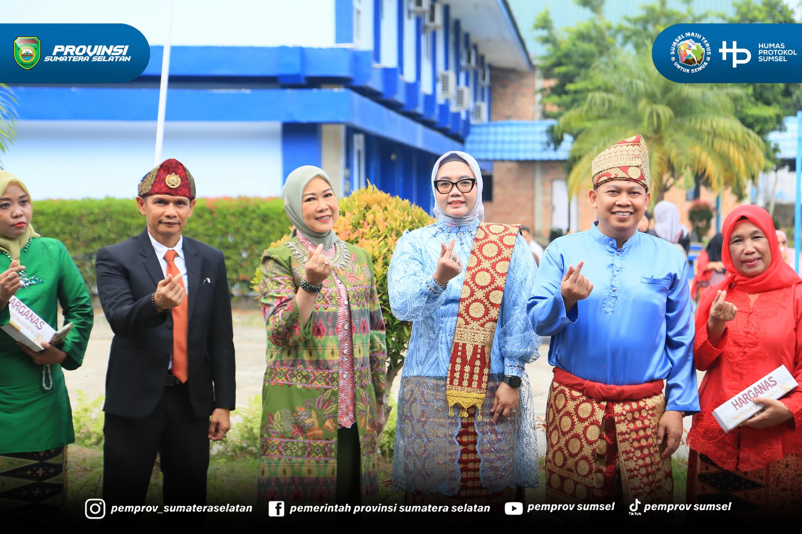 PALEMBANG – Ketua Tim Penggerak (TP) PKK Provinsi Sumatera Selatan (Sumsel), Hj. Febrita Lustia HD, menghadiri Upacara Peringatan Hari Keluarga Nasional (Harganas) ke-32 Tahun 2026 yang digelar di halaman Kantor BKKBN Provinsi Sumsel, Senin (29/6/...
