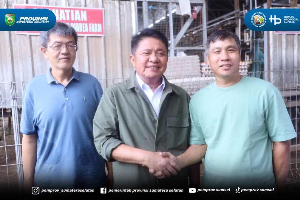 Banyuasin – Gubernur Sumatera Selatan (Sumsel) Dr. H. Herman Deru meninjau San San Farm, peternakan ayam yang berlokasi di Jalan Pangkalan Benteng, Sukomoro, Kabupaten Banyuasin, Selasa (30/6/2026). Kunjungan tersebut merupakan bagian dari rangkai...