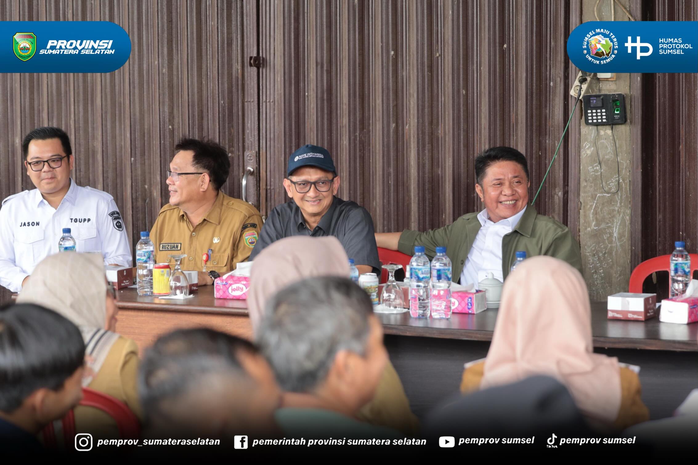 Banyuasin – Gubernur Sumatera Selatan (Sumsel) Dr. H. Herman Deru meninjau San San Farm, peternakan ayam yang berlokasi di Jalan Pangkalan Benteng, Sukomoro, Kabupaten Banyuasin, Selasa (30/6/2026). Kunjungan tersebut merupakan bagian dari rangkai...