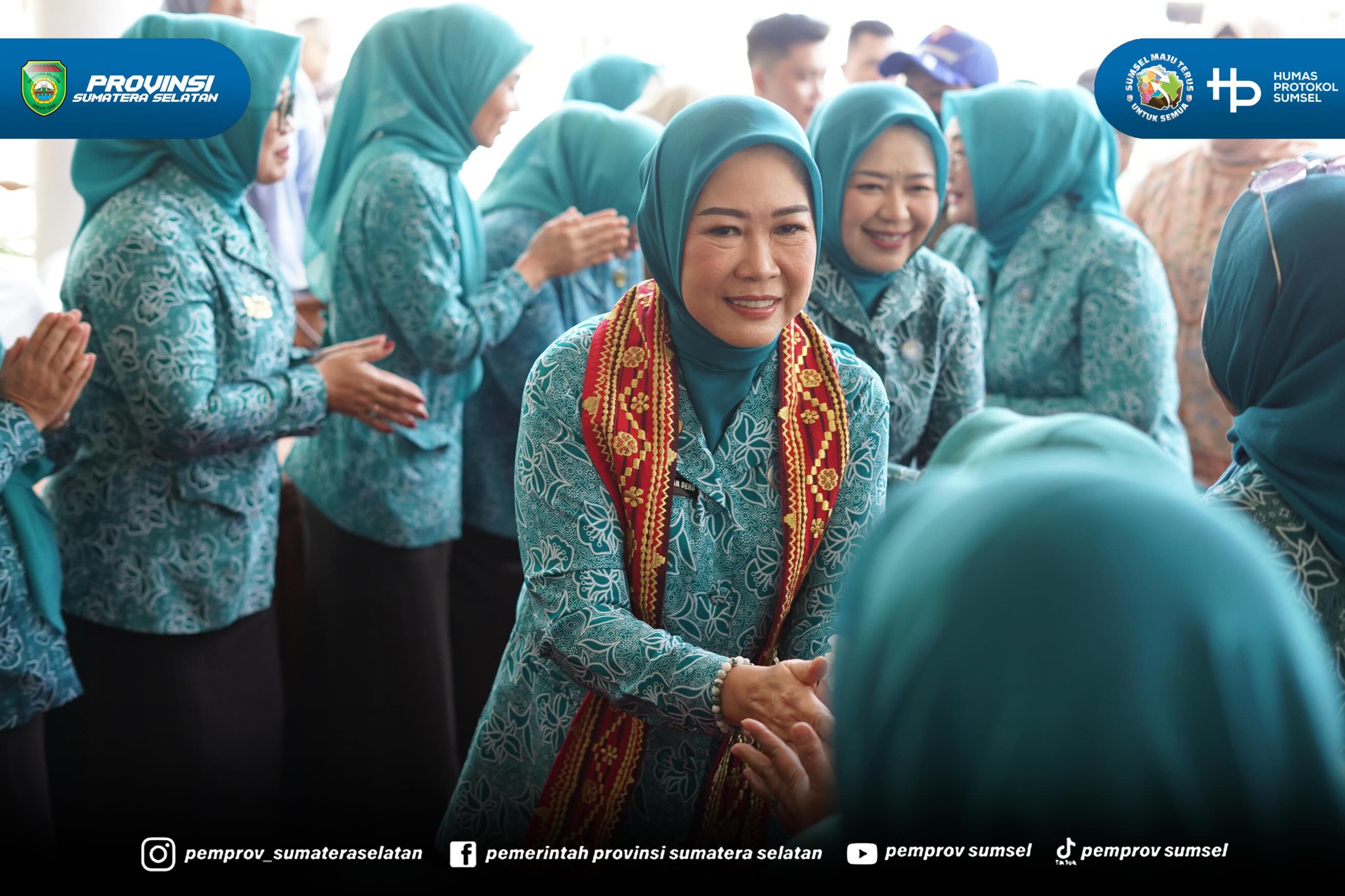 Muara Dua, OKU Selatan - Kunjungan kerja Ketua TP PKK Sumsel Feby Deru ke Kabupaten OKU Selatan, Selasa (30/06/26), menjadi suntikan semangat bagi kader PKK di tingkat kelurahan hingga kecamatan.