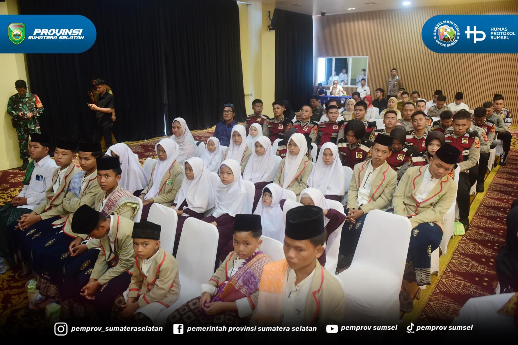 PALEMBANG – Sekretaris Daerah (Sekda) Provinsi Sumatera Selatan, Dr. Drs. H. Edward Candra, M.H., menghadiri Doa Bersama Lintas Agama dalam rangka memperingati Hari Bhayangkara ke-80 yang diselenggarakan Polda Sumsel di Gedung Presisi Mapolda Sums...