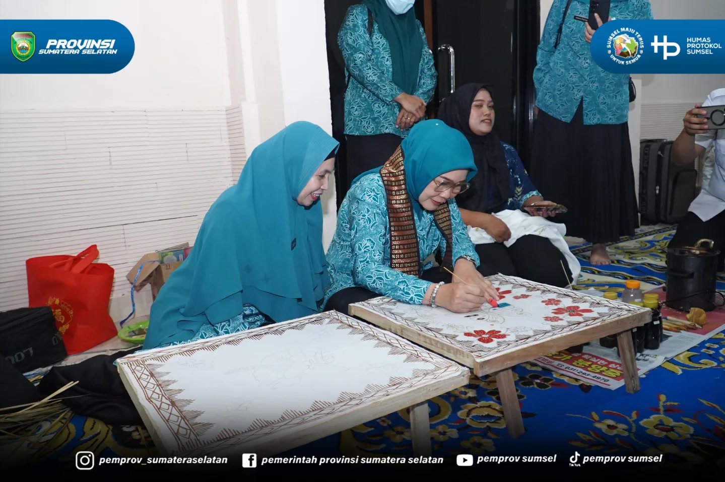Ketua TP PKK Sumsel Feby Deru meninjau Kelompok Wanita “Maju Kreativitas Tanpa Batas” Desa Mojosari, kabupaten OKU Timur, Rabu (01/07/26).