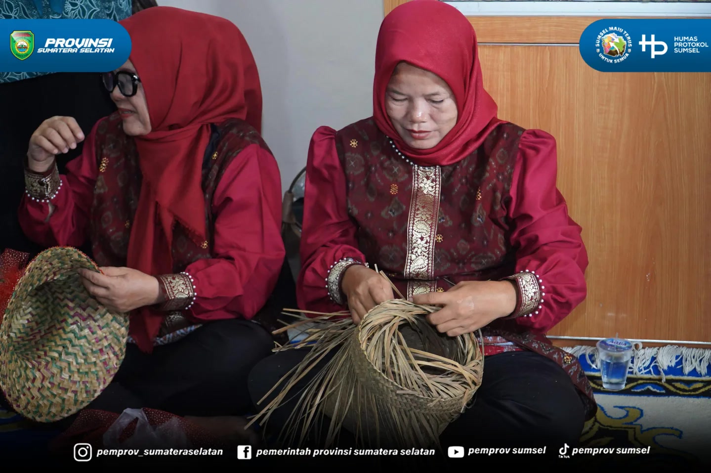 Ketua TP PKK Sumsel Feby Deru meninjau Kelompok Wanita “Maju Kreativitas Tanpa Batas” Desa Mojosari, kabupaten OKU Timur, Rabu (01/07/26).