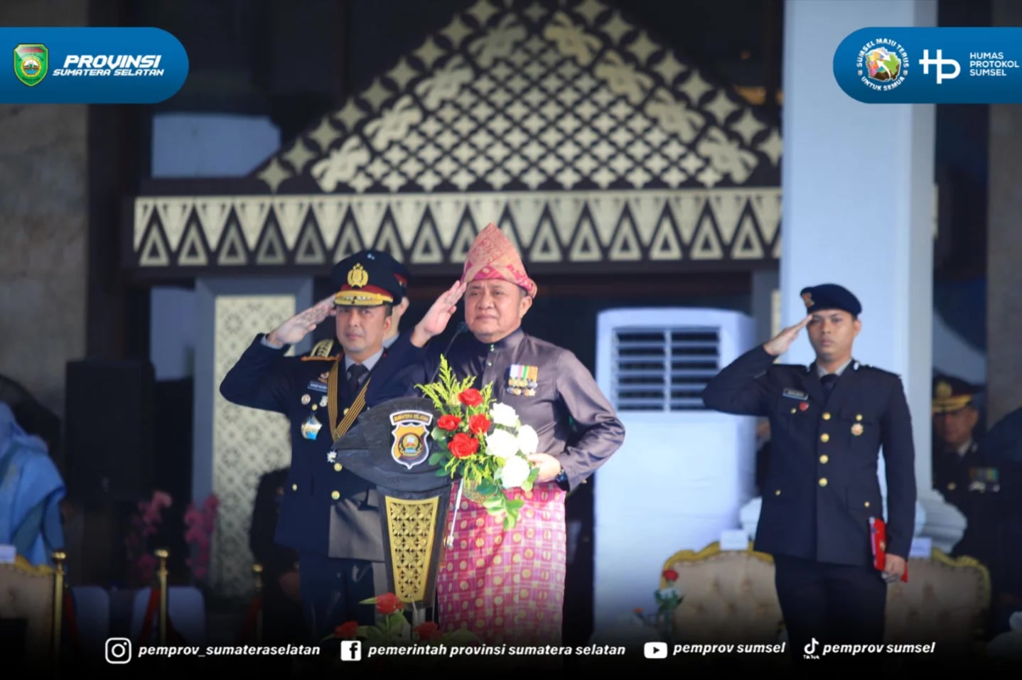 Palembang - Gubernur Sumatera Selatan (Sumsel) Dr. H. Herman Deru membacakan langsung sambutan Presiden RI Prabowo Subianto saat bertindak sebagai Inspektur Upacara (Irup), pada upacara hari Bhayangkara ke-80 Tahun 2026 dan Syukuran di halaman Gri...