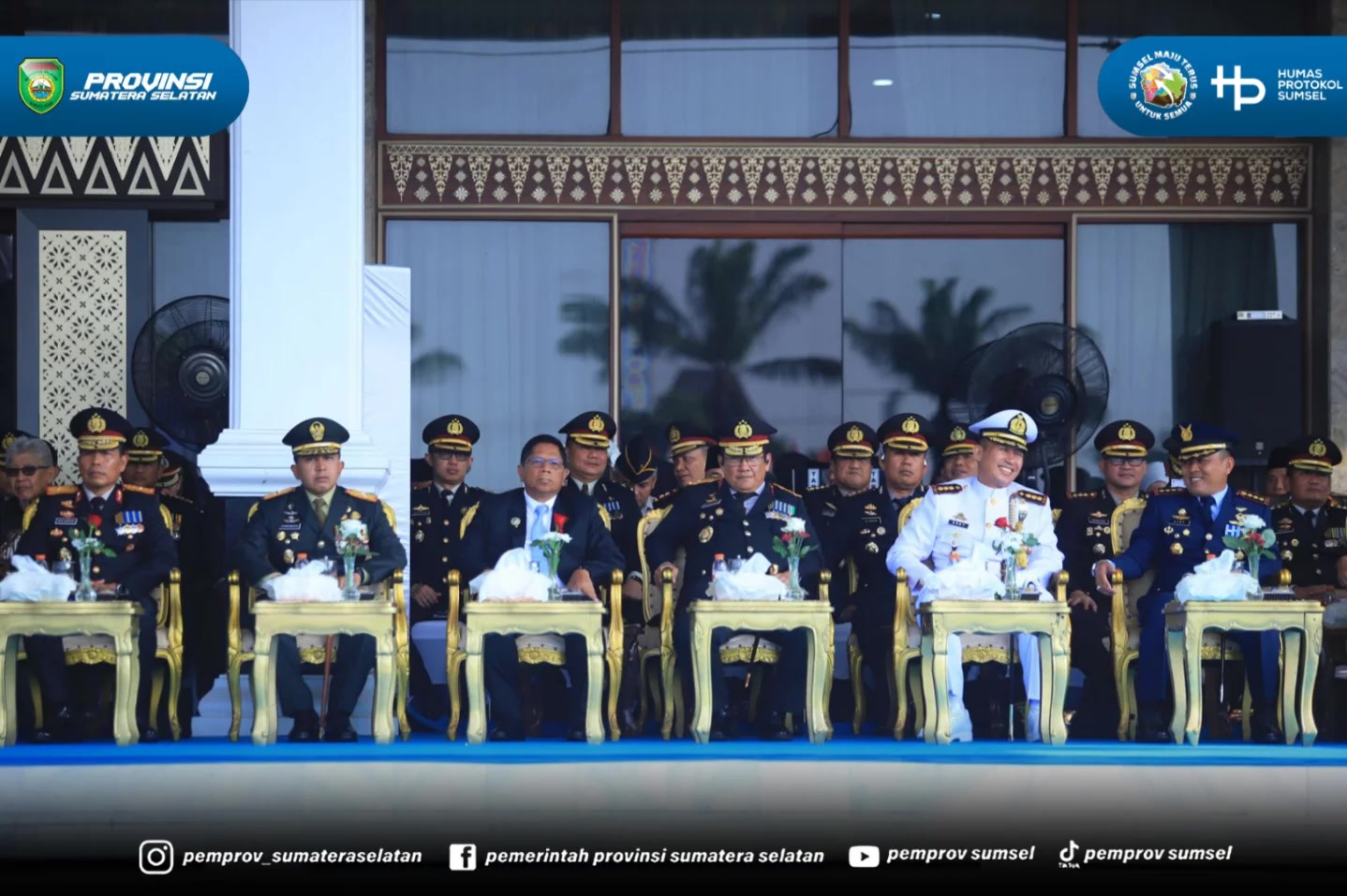 Palembang - Gubernur Sumatera Selatan (Sumsel) Dr. H. Herman Deru membacakan langsung sambutan Presiden RI Prabowo Subianto saat bertindak sebagai Inspektur Upacara (Irup), pada upacara hari Bhayangkara ke-80 Tahun 2026 dan Syukuran di halaman Gri...