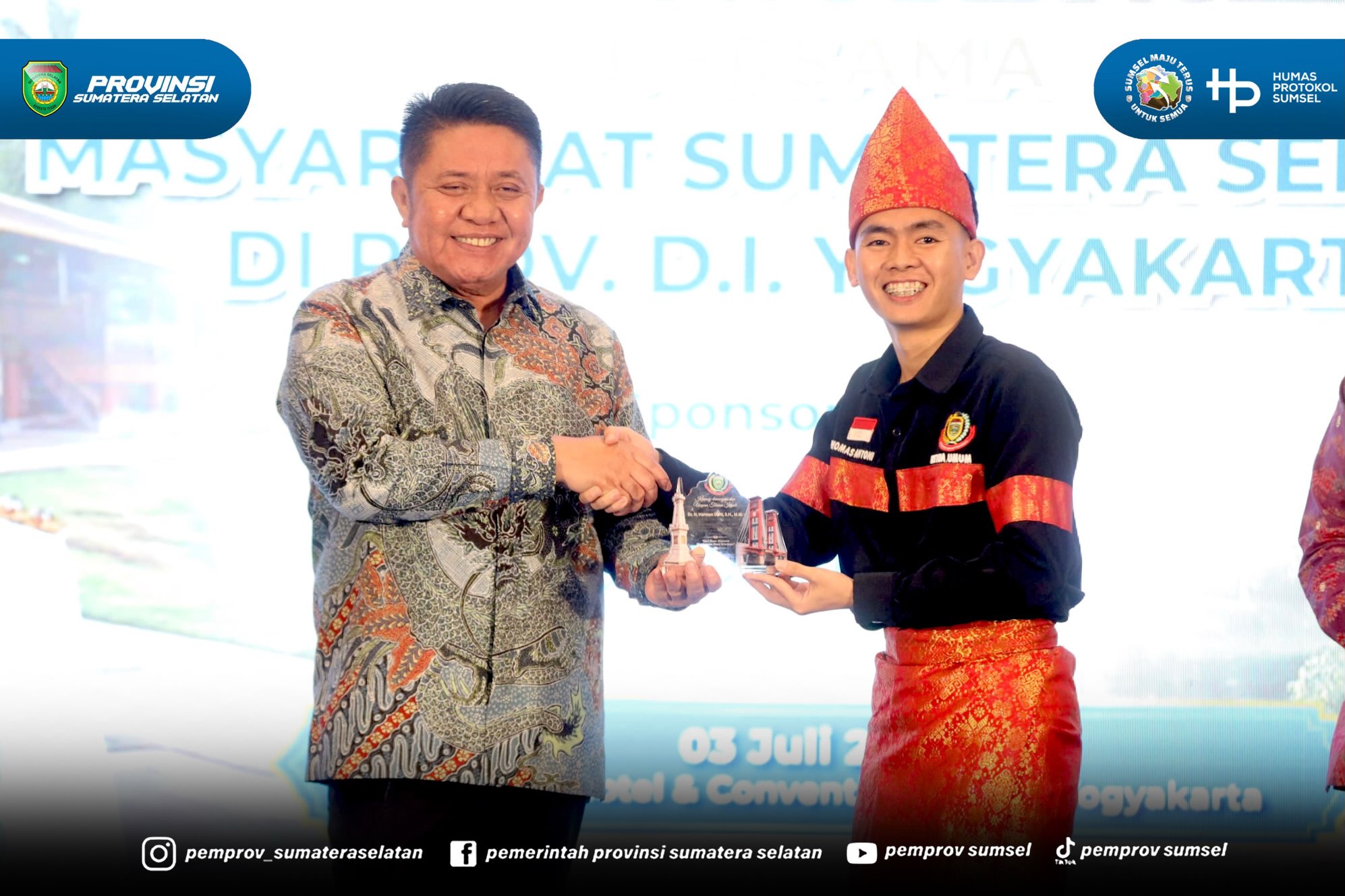 Yogyakarta — Gubernur Sumatera Selatan (Sumsel) Dr. H. Herman Deru terus menggaungkan program Sumsel Health Tourism sebagai salah satu program strategis Pemerintah Provinsi Sumsel. Kali ini, sosialisasi dilakukan kepada Ikatan Keluarga Pelajar Mah...