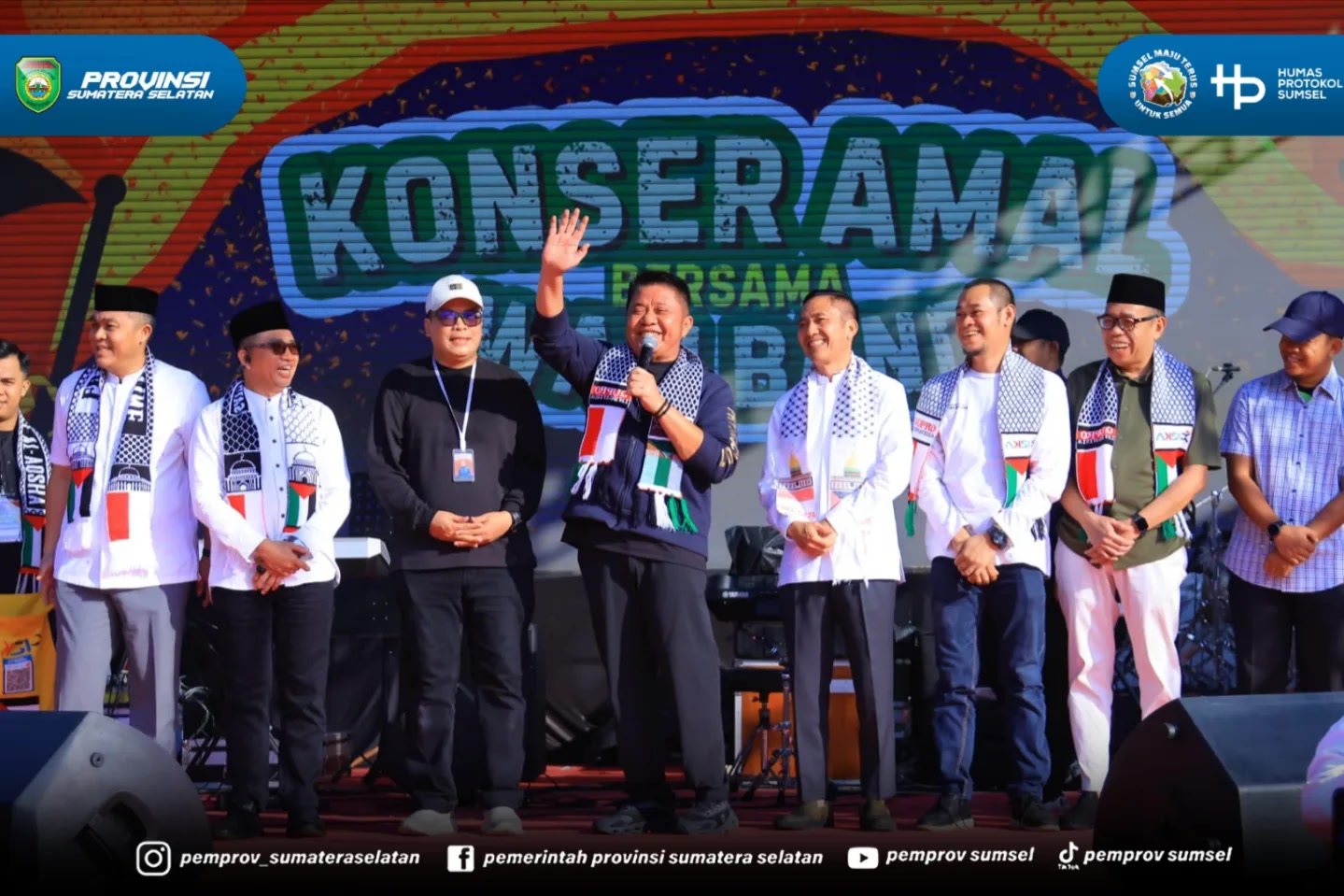PALEMBANG – Gubernur Sumatera Selatan Dr. H. Herman Deru menghadiri Konser Amal Wali Band dalam rangka memperingati Hari Ulang Tahun Kota Palembang ke-1343 sekaligus penggalangan dana kemanusiaan untuk Palestina yang digelar di halaman Kantor DPRD...