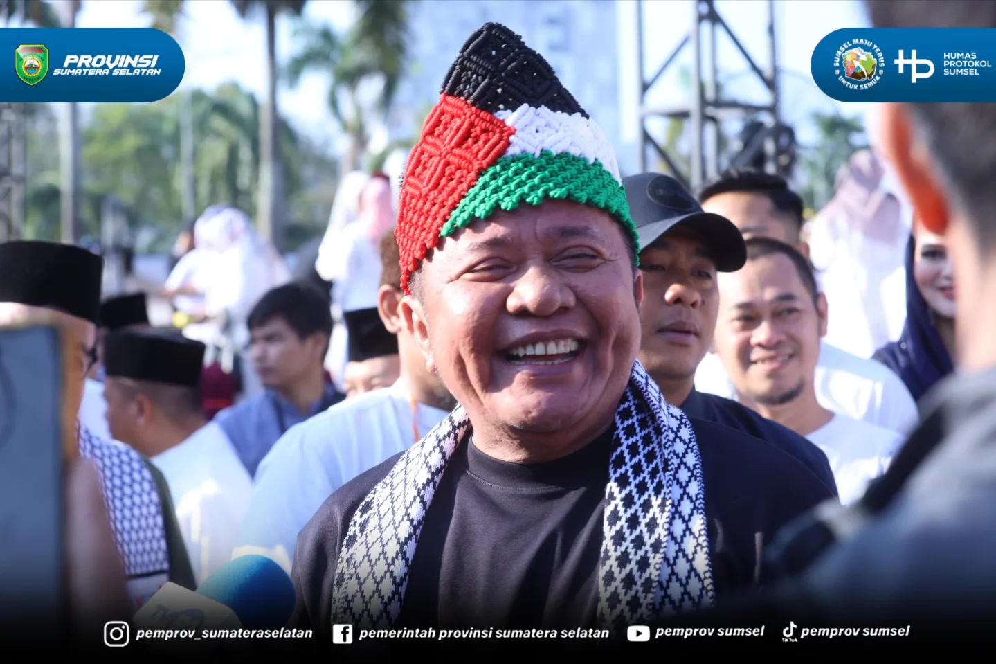 PALEMBANG – Gubernur Sumatera Selatan Dr. H. Herman Deru menghadiri Konser Amal Wali Band dalam rangka memperingati Hari Ulang Tahun Kota Palembang ke-1343 sekaligus penggalangan dana kemanusiaan untuk Palestina yang digelar di halaman Kantor DPRD...