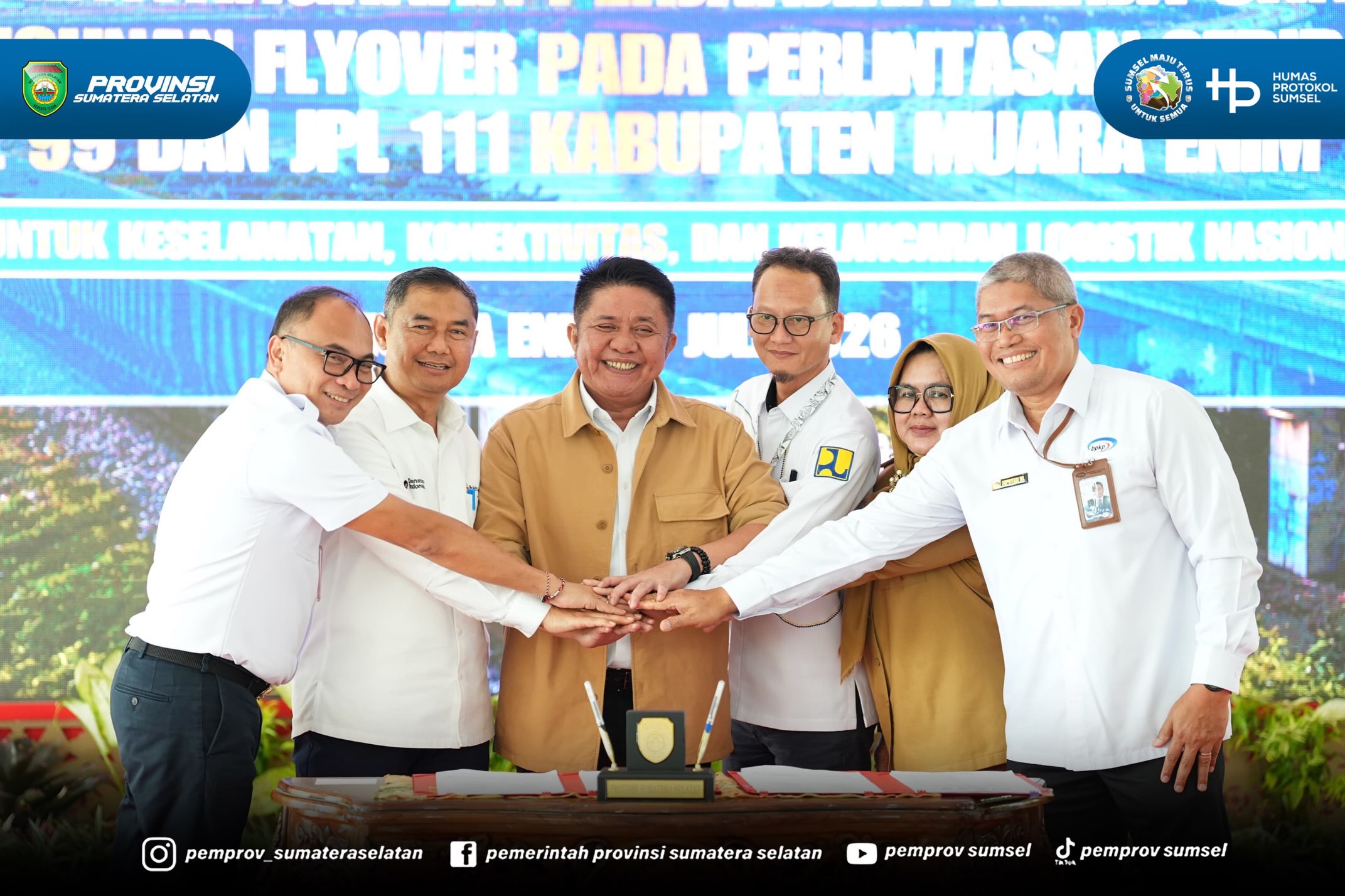 Muara Enim - Pembangunan flyover pada perlintasan sebidang JPL 99 dan JPL 111 di Kecamatan Ujan Mas, Kabupaten Muara Enim, menjadi bukti nyata komitmen Pemerintah Provinsi Sumatera Selatan di bawah kepemimpinan Gubernur Herman Deru dalam menuntask...