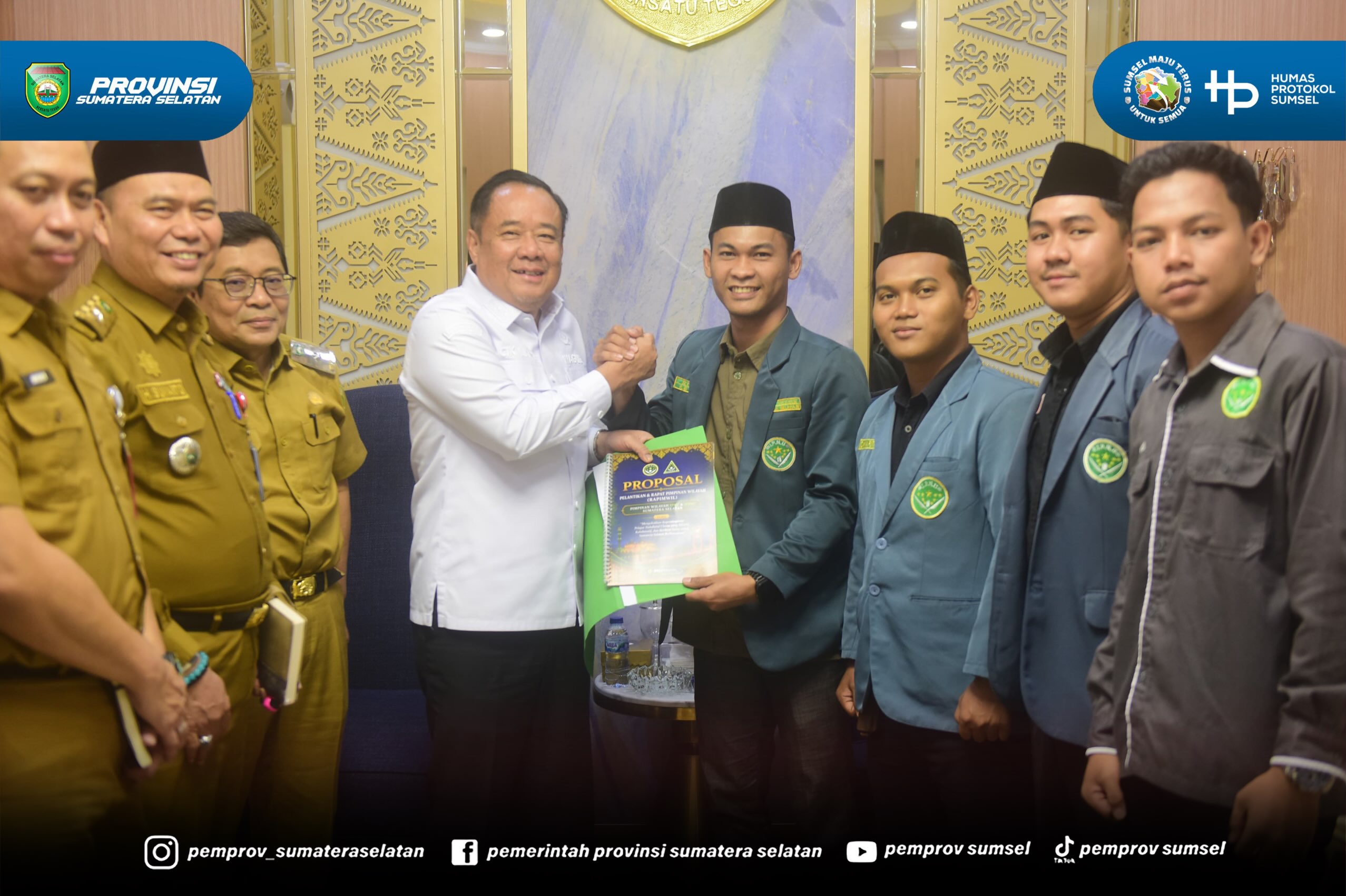 PALEMBANG – Wakil Gubernur Sumatera Selatan (Wagub Sumsel) Cik Ujang menerima audiensi Pengurus Pimpinan Wilayah Ikatan Pelajar Nahdlatul Ulama (PW IPNU) dan Ikatan Pelajar Putri Nahdlatul Ulama (PW IPPNU) Provinsi Sumsel di Ruang Tamu Wakil Guber...