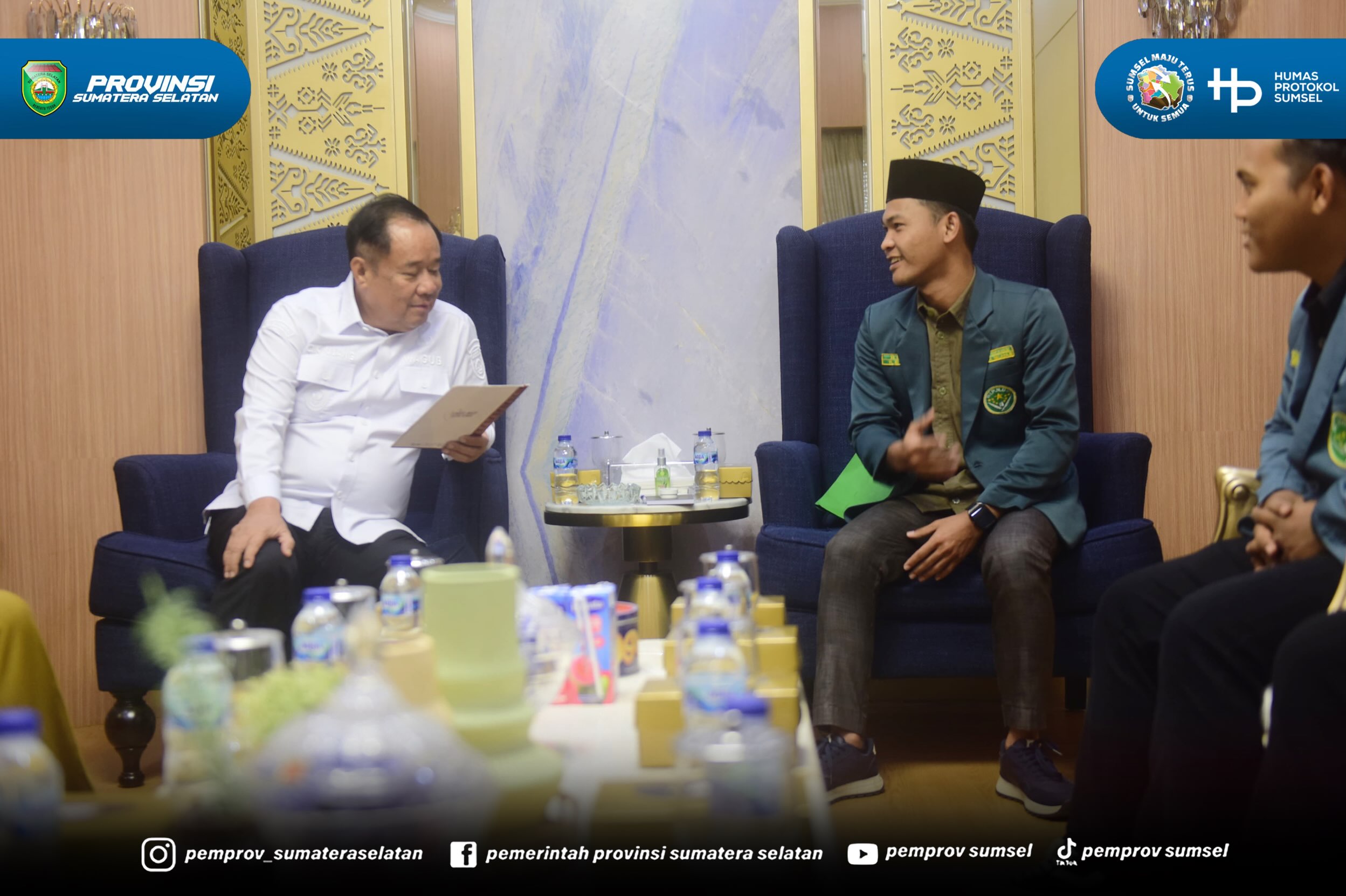 PALEMBANG – Wakil Gubernur Sumatera Selatan (Wagub Sumsel) Cik Ujang menerima audiensi Pengurus Pimpinan Wilayah Ikatan Pelajar Nahdlatul Ulama (PW IPNU) dan Ikatan Pelajar Putri Nahdlatul Ulama (PW IPPNU) Provinsi Sumsel di Ruang Tamu Wakil Guber...