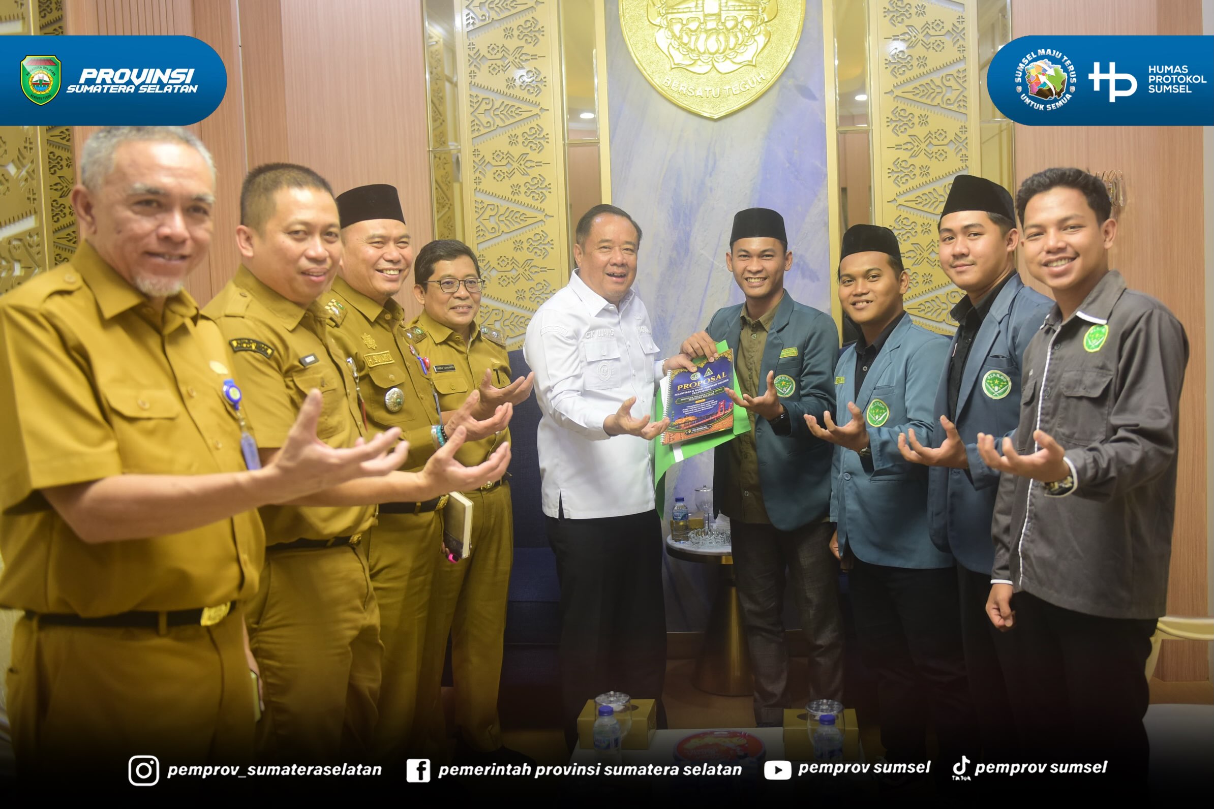 PALEMBANG – Wakil Gubernur Sumatera Selatan (Wagub Sumsel) Cik Ujang menerima audiensi Pengurus Pimpinan Wilayah Ikatan Pelajar Nahdlatul Ulama (PW IPNU) dan Ikatan Pelajar Putri Nahdlatul Ulama (PW IPPNU) Provinsi Sumsel di Ruang Tamu Wakil Guber...