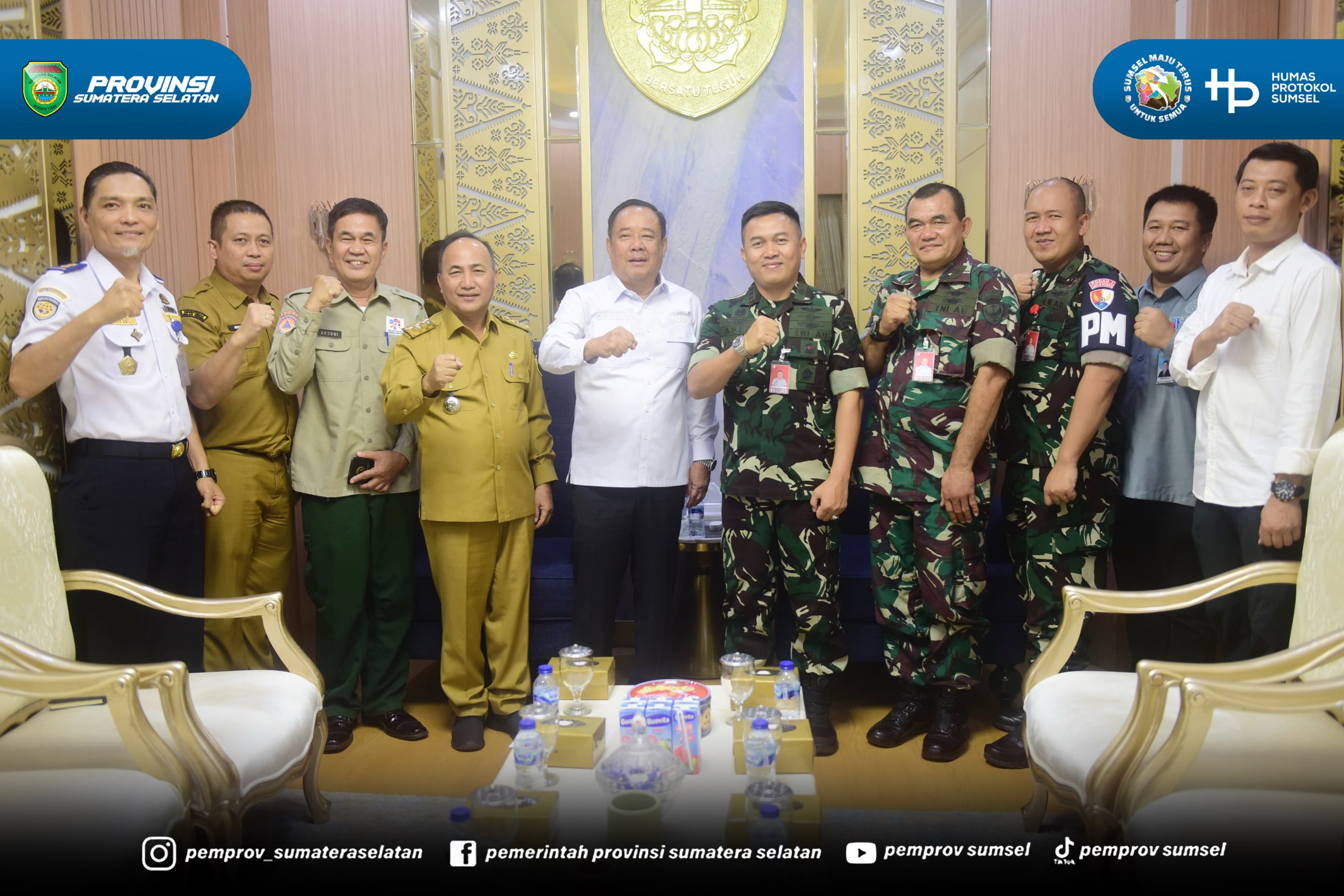 PALEMBANG – Wakil Gubernur Sumatera Selatan (Wagub Sumsel) Cik Ujang menerima kunjungan silaturahmi Komandan Pangkalan TNI Angkatan Udara (Danlanud) Sri Mulyono Herlambang (SMH) Palembang, Kolonel Pnb Asep Wahyu Wijaya, M.M.S., di Ruang Tamu Wakil...