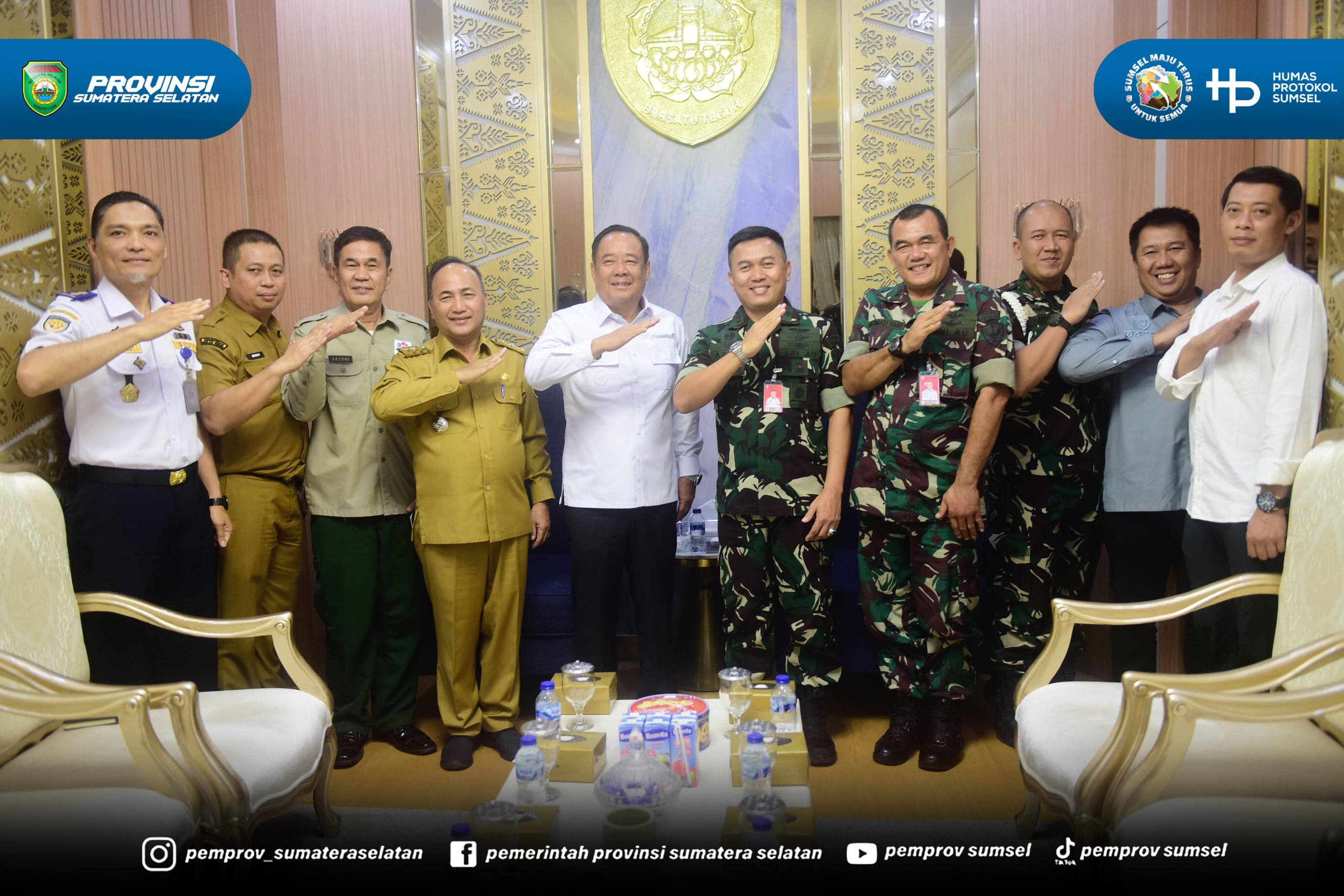 PALEMBANG – Wakil Gubernur Sumatera Selatan (Wagub Sumsel) Cik Ujang menerima kunjungan silaturahmi Komandan Pangkalan TNI Angkatan Udara (Danlanud) Sri Mulyono Herlambang (SMH) Palembang, Kolonel Pnb Asep Wahyu Wijaya, M.M.S., di Ruang Tamu Wakil...