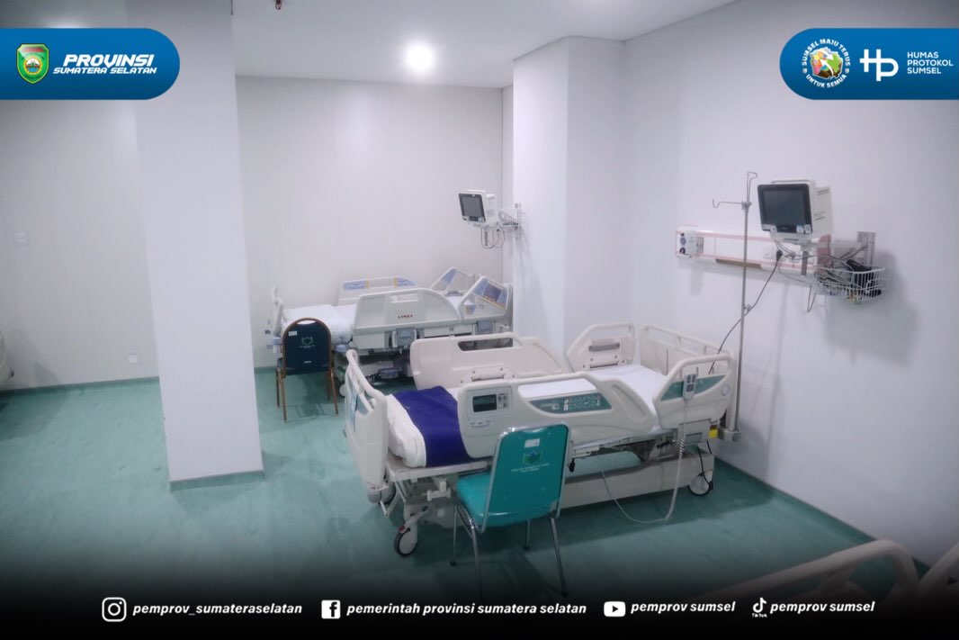 Palembang – Gubernur Sumatera Selatan (Sumsel) H. Herman Deru mengucapkan selamat Hari Ulang Tahun (HUT) ke-8 RSUD Siti Fatimah Provinsi Sumsel. Ia menegaskan, keberhasilan sebuah rumah sakit tidak diukur dari penilaian internal, melainkan dari ke...