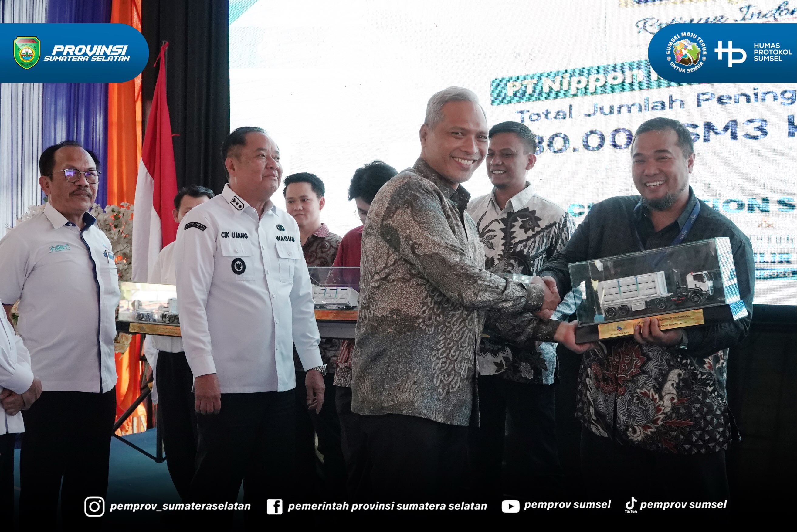 Ogan Ilir – Wakil Gubernur Sumatera Selatan H. Cik Ujang menghadiri sekaligus melakukan groundbreaking pembangunan CNG Station Simpang Y yang dirangkaikan dengan tasyakuran Hari Ulang Tahun ke-17 PT CNG Hilir Raya di Simpang Y, Kecamatan Indralaya...