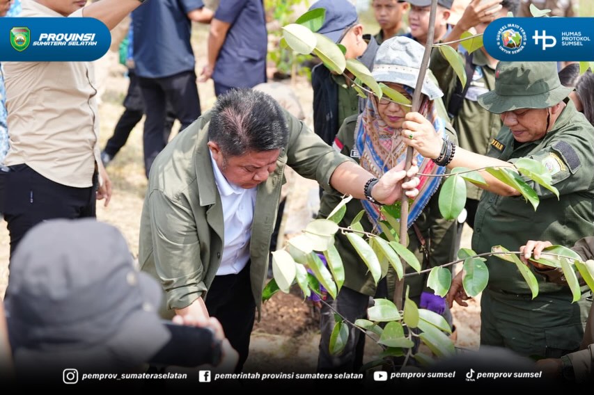 Gubernur Sumsel Herman Deru melaksanakan kunjungan kerja ke Kebun Raya Sriwijaya, yang berlokasi di Ogan Ilir, Kamis (09/07/26).