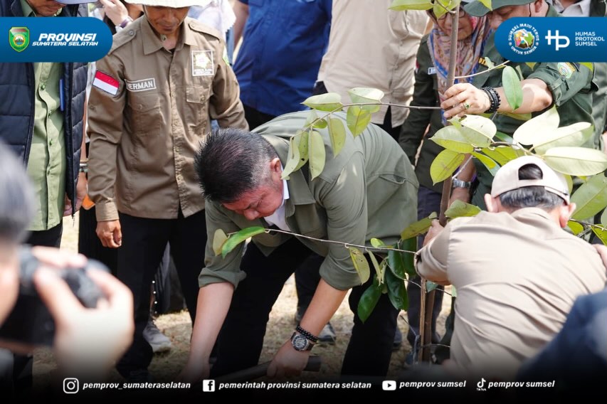 Gubernur Sumsel Herman Deru melaksanakan kunjungan kerja ke Kebun Raya Sriwijaya, yang berlokasi di Ogan Ilir, Kamis (09/07/26).