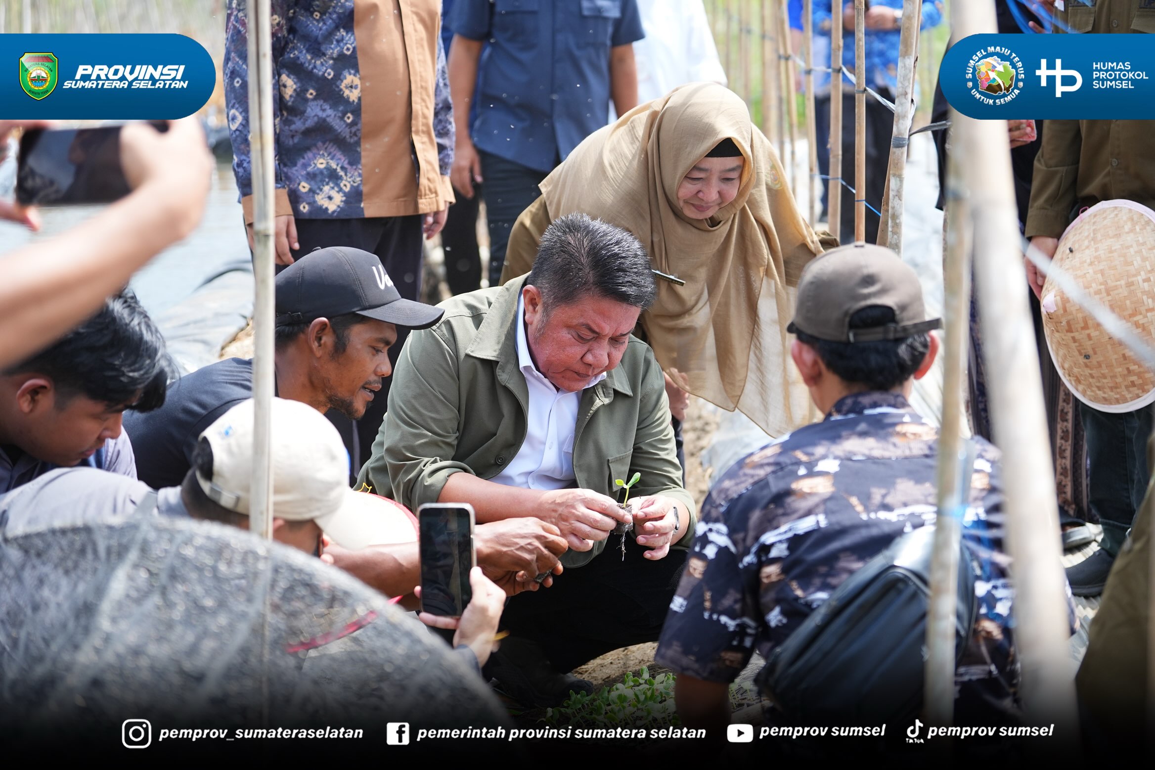 Ogan Ilir - Gubernur Sumsel Herman Deru terus mendorong penguatan sektor pertanian dan peternakan. Hal itu terlihat saat beliau meninjau Sriwijaya Science Techno Park (SSTP) pada Kamis (09/07/26), usai menanam pohon di Embung Konservasi Kebun Raya...
