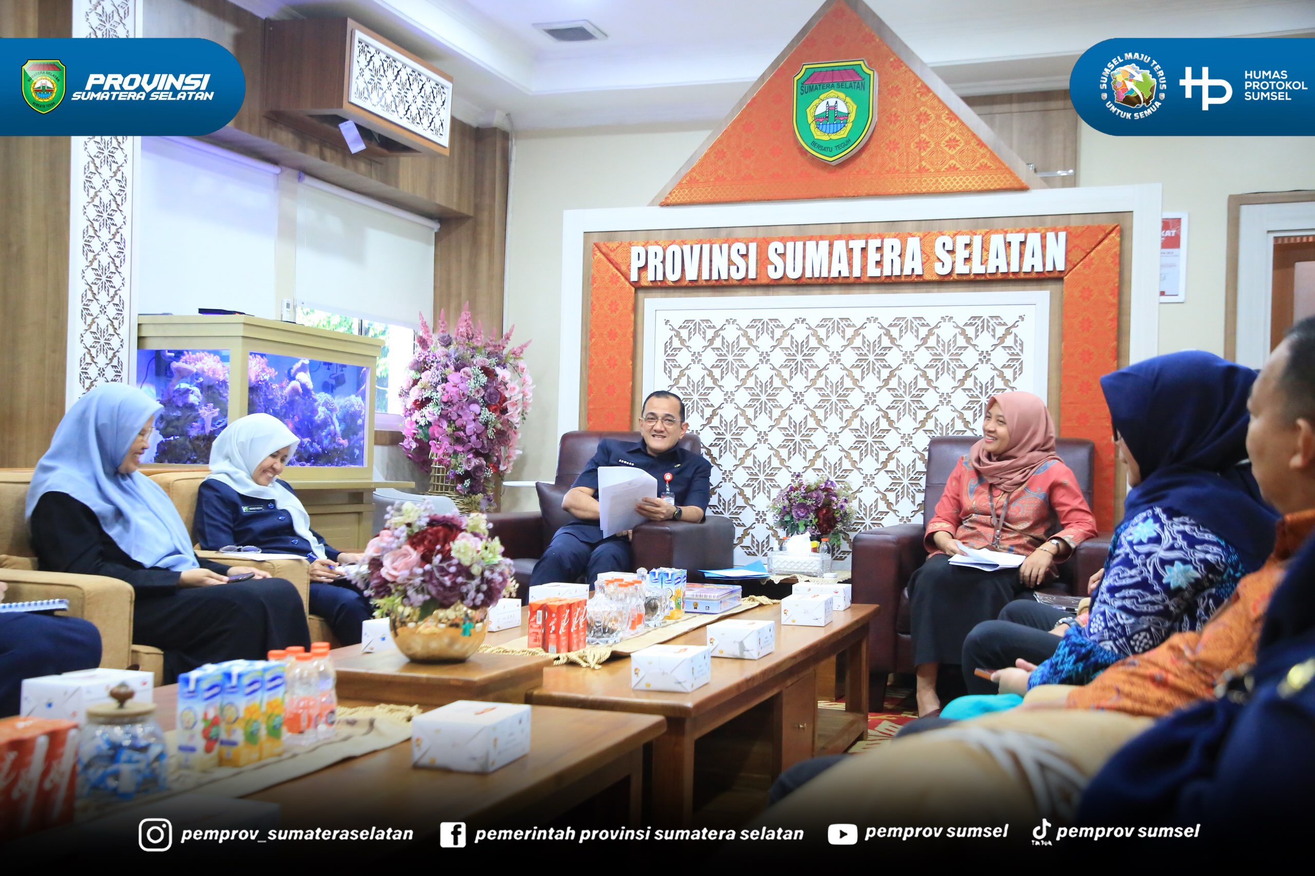 Palembang - Sekretaris Daerah Provinsi Sumatera Selatan (Sumsel) H. Edward Candra menerima audiensi Kepala Balai Bahasa Provinsi Sumatera Selatan, Desi Ari Pressanti, dalam rangka pembahasan penerbitan Surat Keputusan (SK) Tim Pengawasan dan Perli...