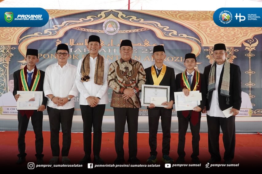 Pali - Wakil Gubernur Sumatera Selatan H. Cik Ujang menghadiri Haflah Akhirussanah sekaligus memperingati Hari Lahir Ponpes Al Rozi Desa Sedupi Kecamatan Tanah Abang Kabupaten Pali. Kamis (09/06/2026).